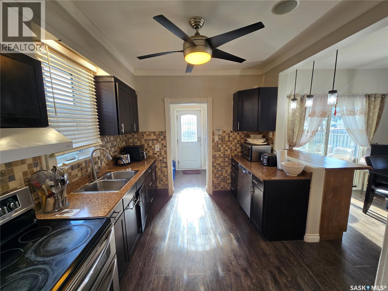 2 Prairie Avenue, Weyburn, SK