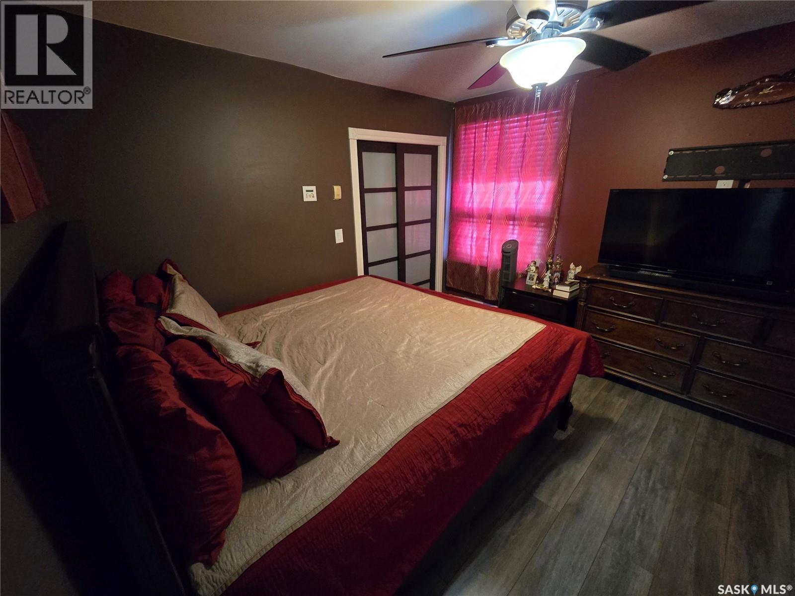 2 Prairie Avenue, Weyburn, SK