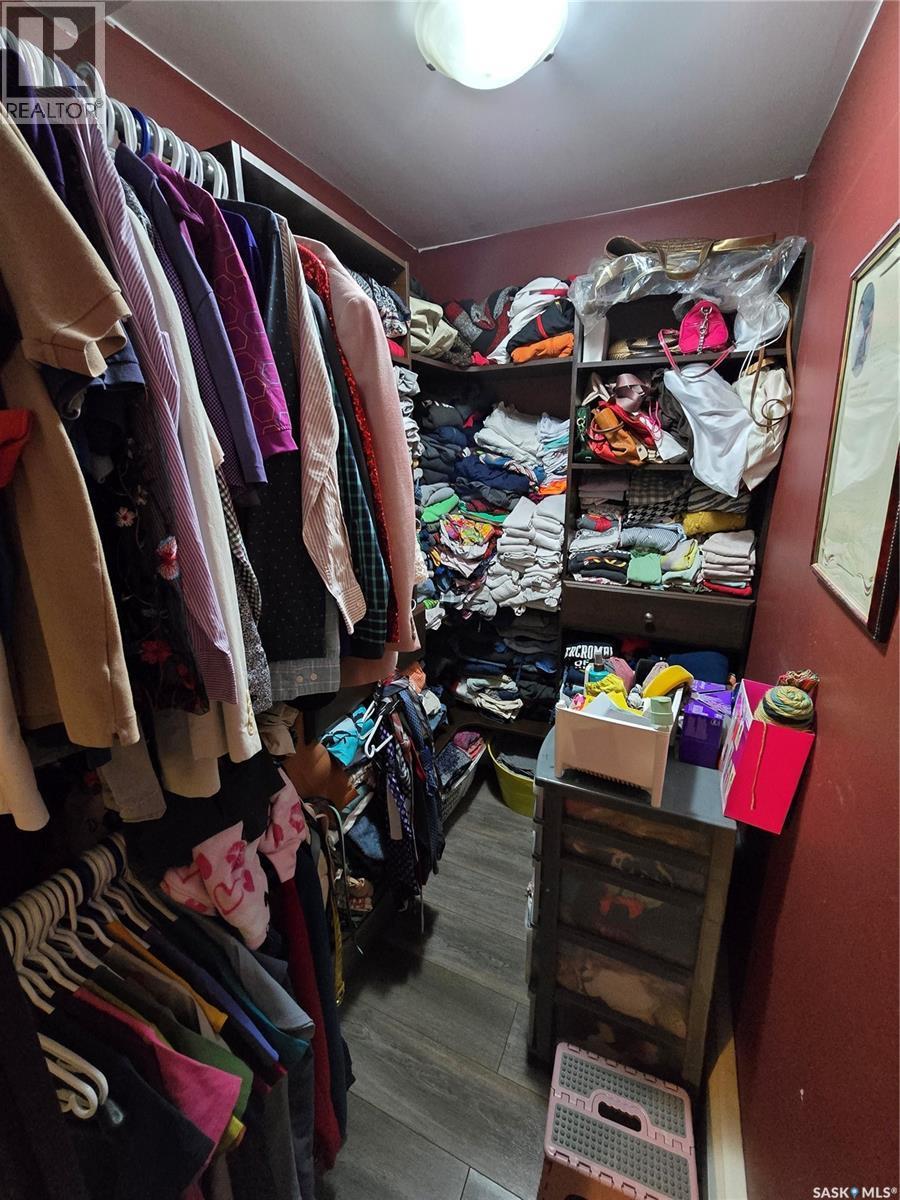 2 Prairie Avenue, Weyburn, SK