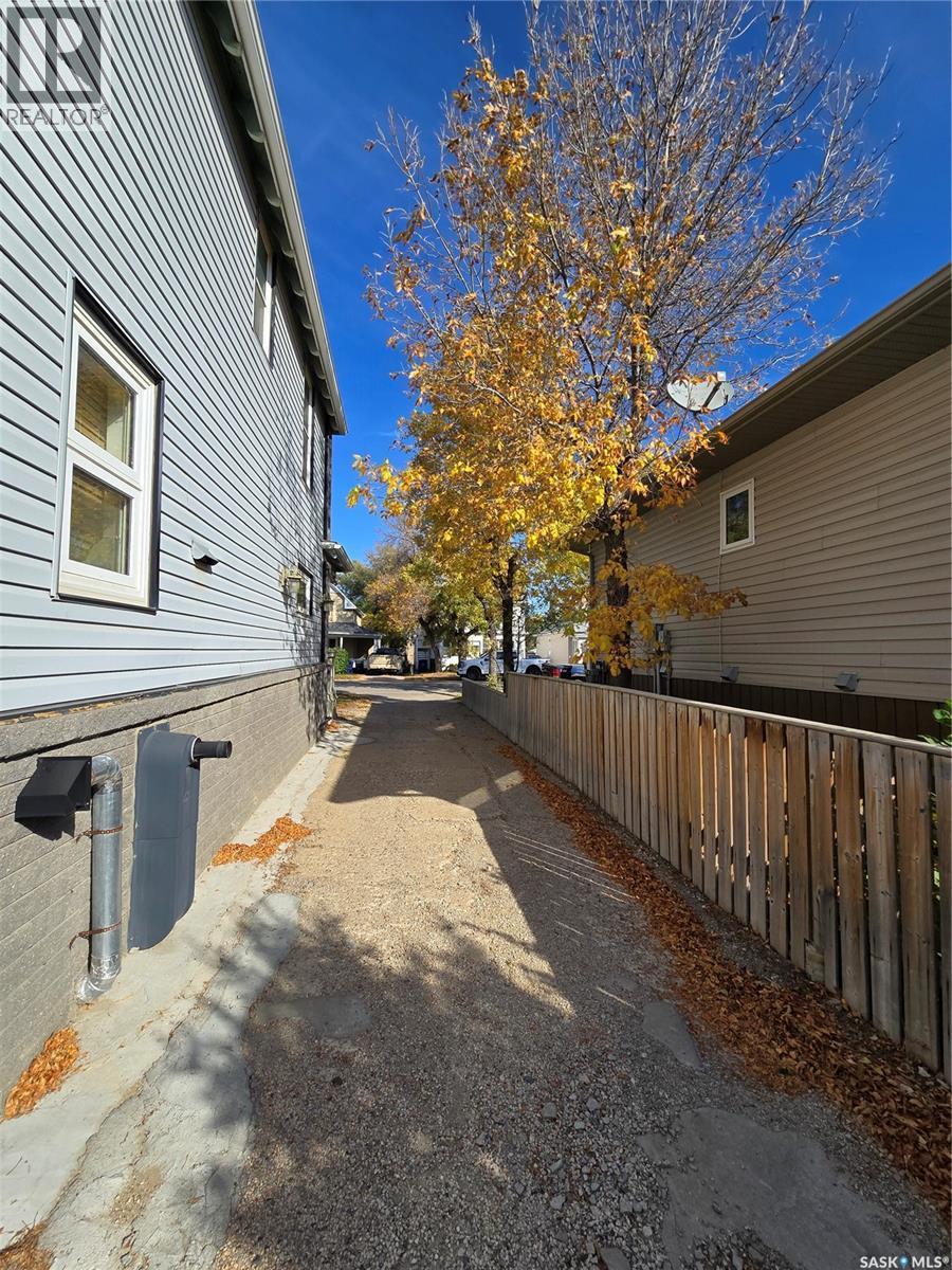 2 Prairie Avenue, Weyburn, SK