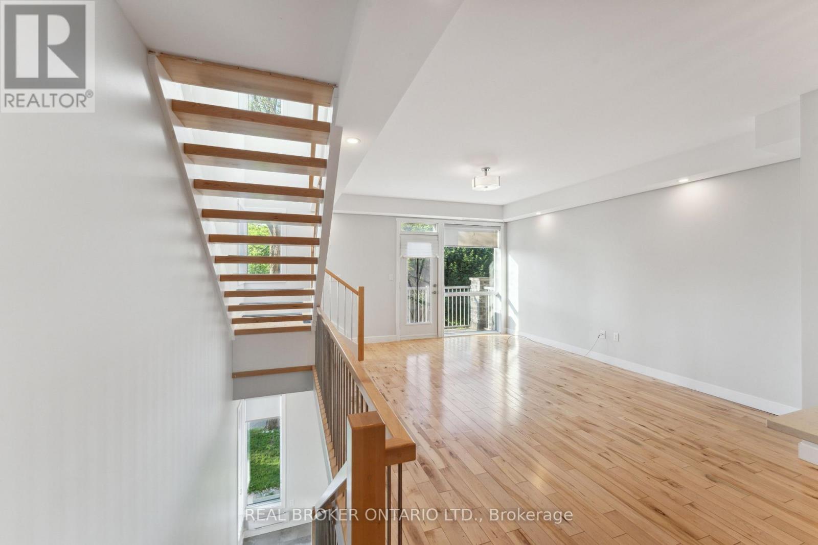 36 Ontario Street, Ottawa, ON - Indoor Photo Showing Other Room