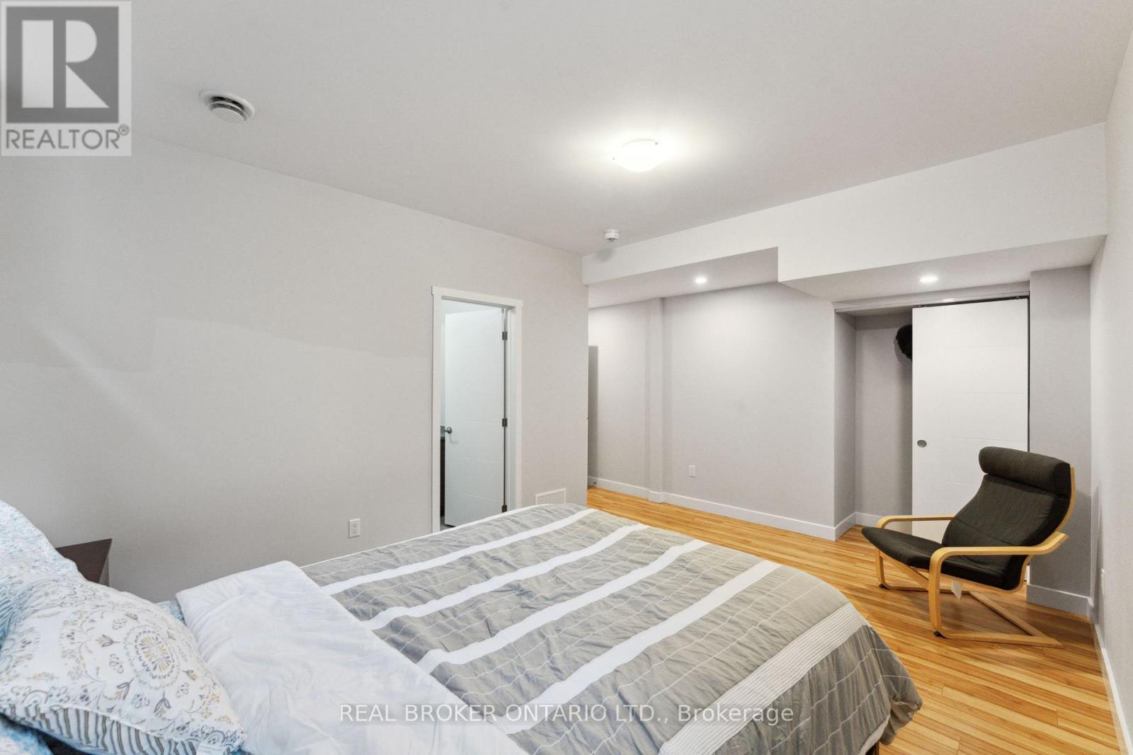 36 Ontario Street, Ottawa, ON - Indoor Photo Showing Bedroom