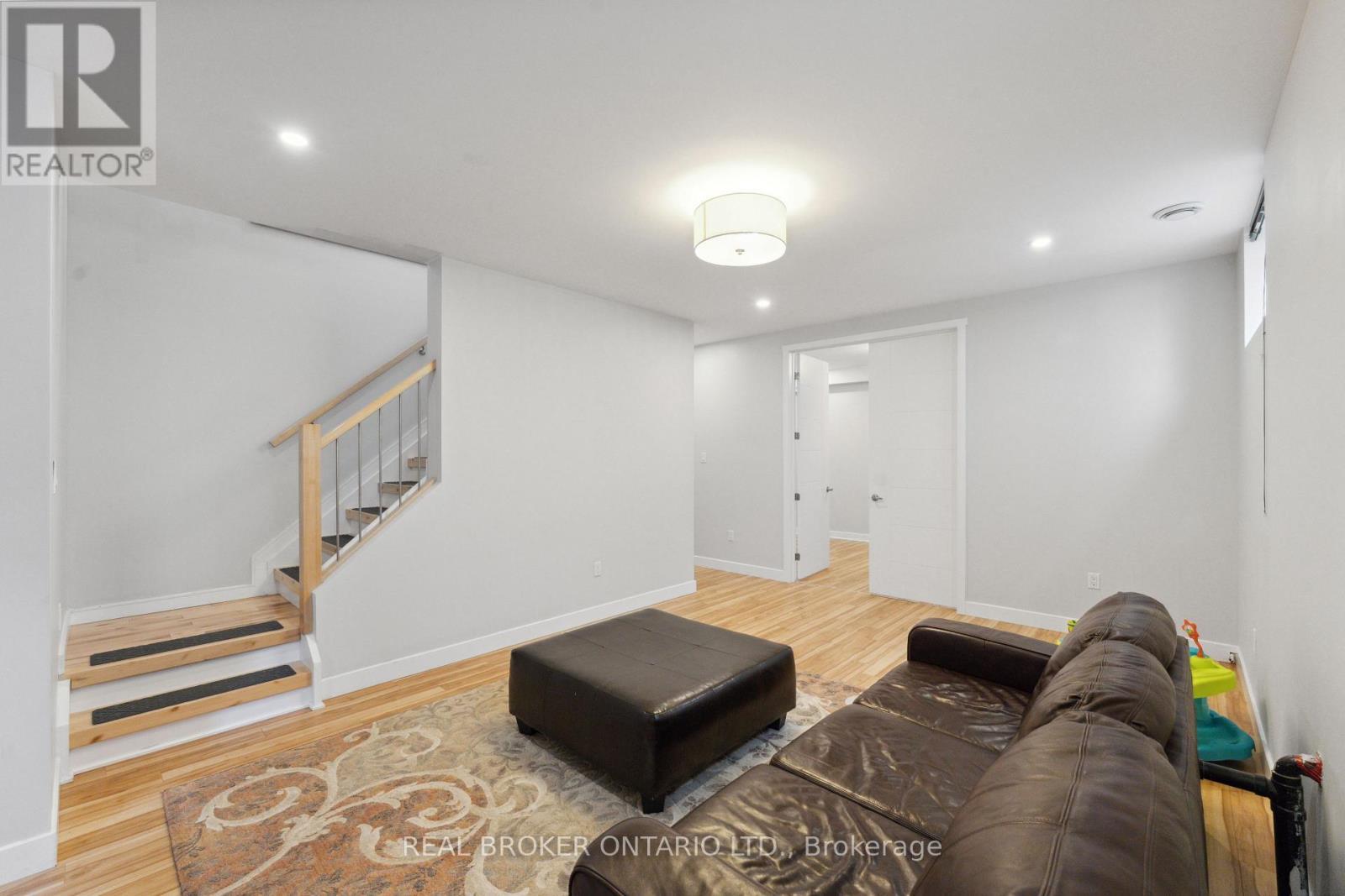 36 Ontario Street, Ottawa, ON - Indoor Photo Showing Other Room