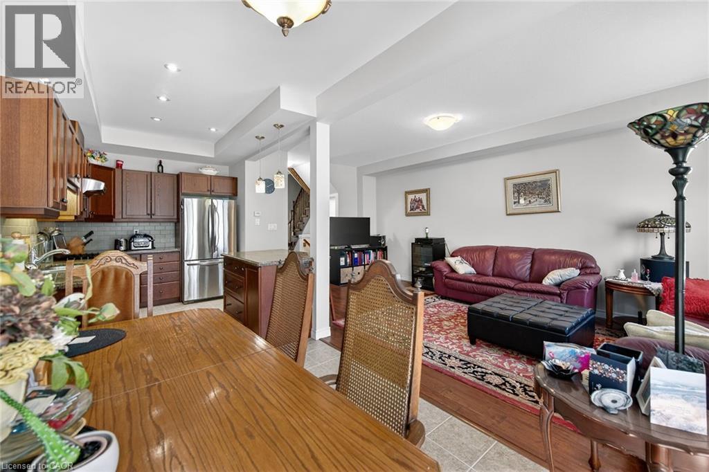 11 Hitching Post Ridge, Binbrook, ON - Indoor Photo Showing Kitchen