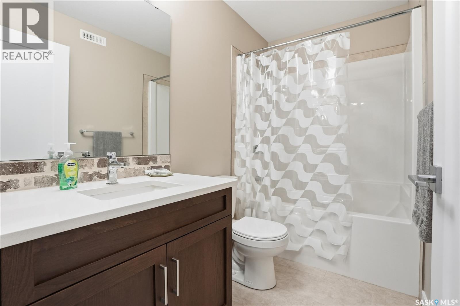 474 Schmeiser Bend, Saskatoon, SK - Indoor Photo Showing Bathroom