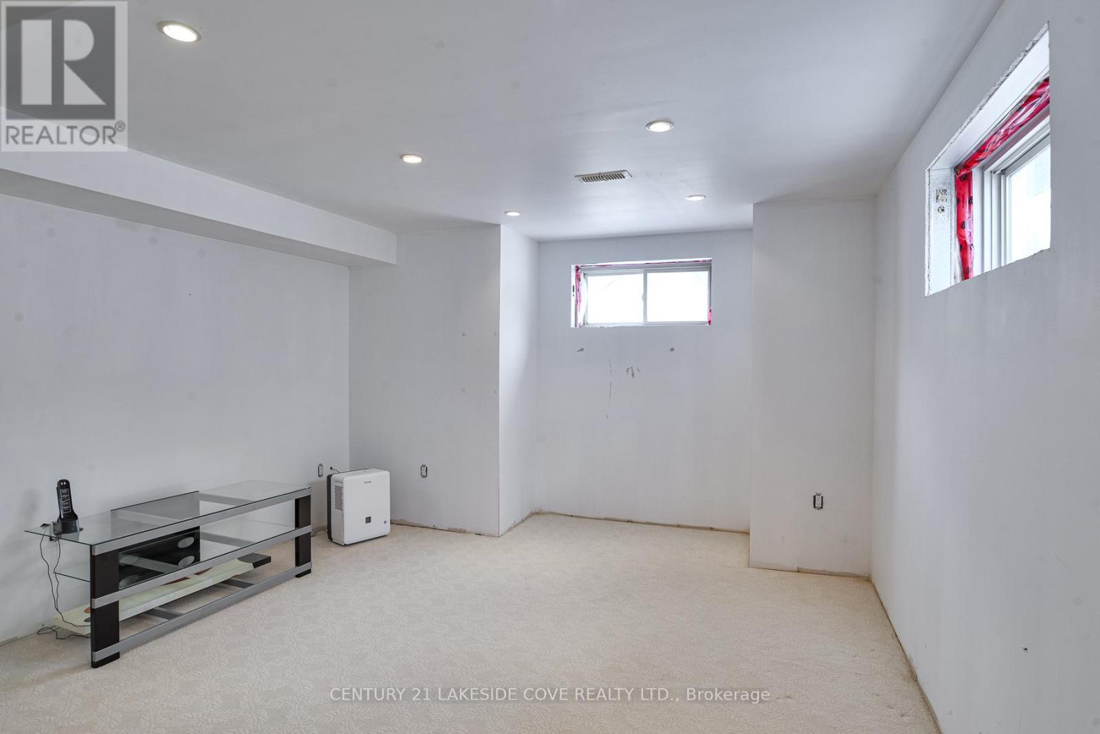 2811 Stephen Drive, Ramara, ON - Indoor Photo Showing Other Room