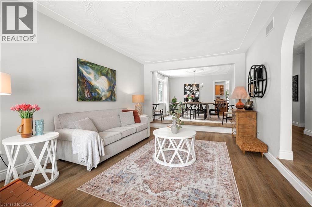 29 Muskoka Court, Kitchener, ON - Indoor Photo Showing Living Room