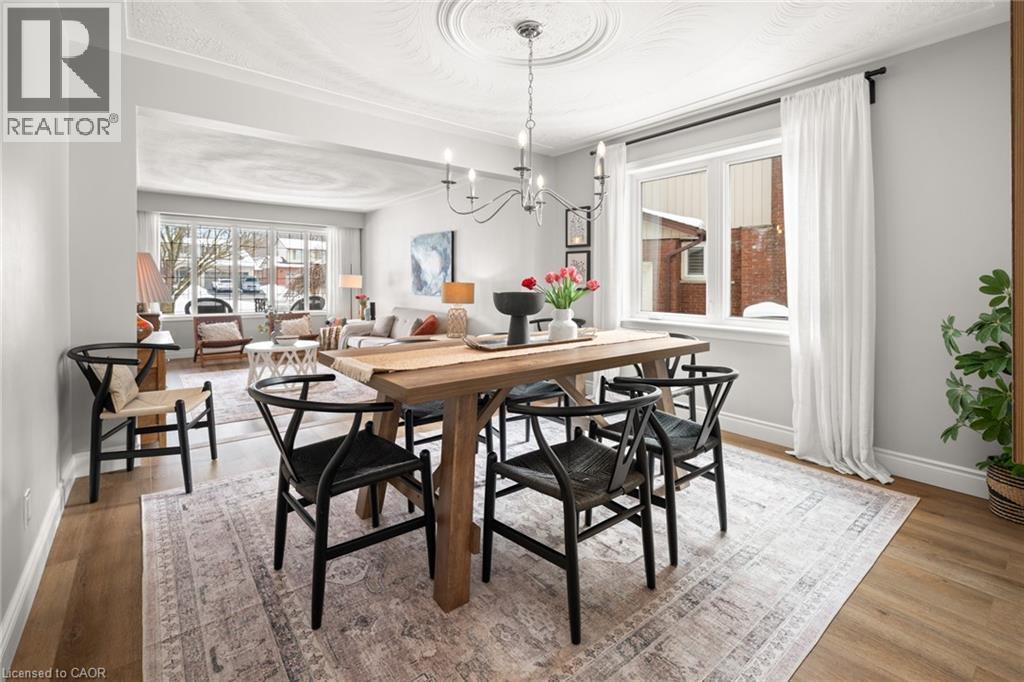 29 Muskoka Court, Kitchener, ON - Indoor Photo Showing Dining Room