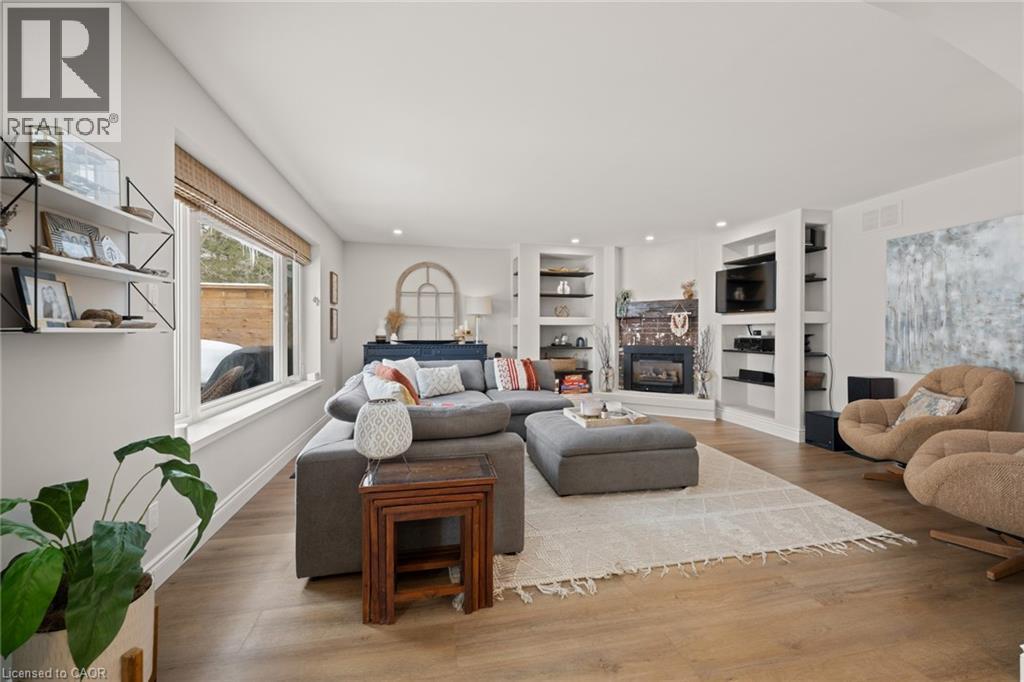 29 Muskoka Court, Kitchener, ON - Indoor Photo Showing Living Room With Fireplace