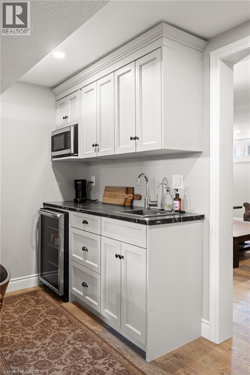29 Muskoka Court, Kitchener, ON - Indoor Photo Showing Kitchen With Double Sink
