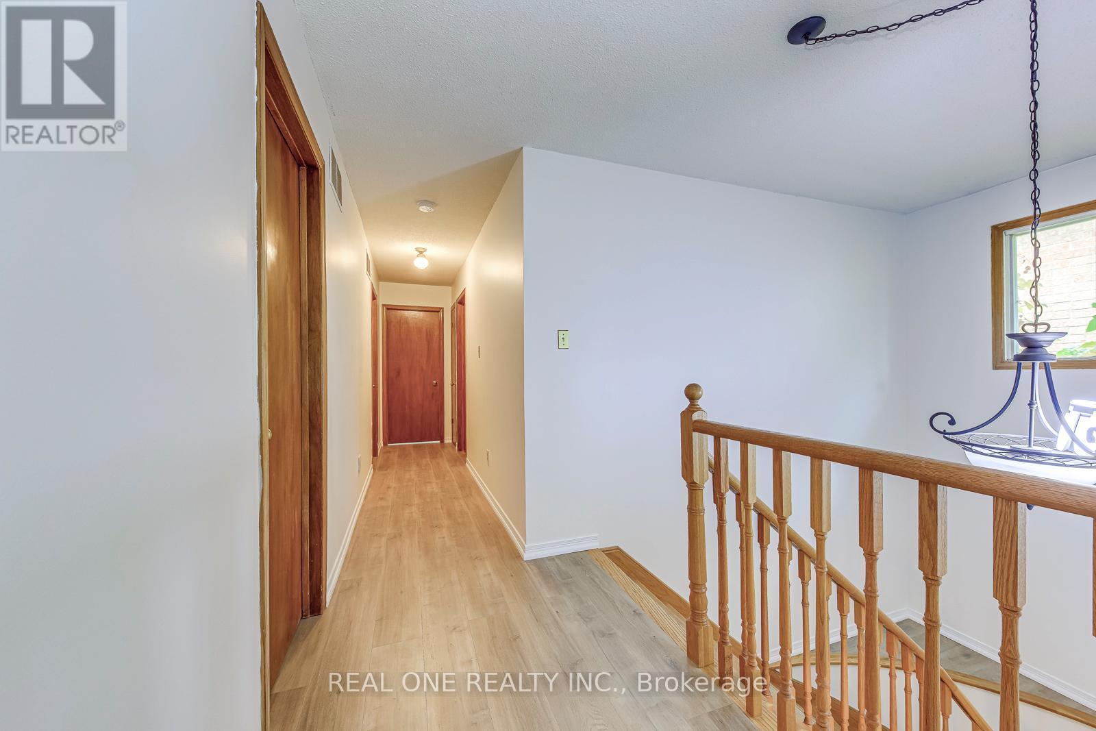 220 Kingsbridge Garden Circle, Mississauga, ON - Indoor Photo Showing Other Room