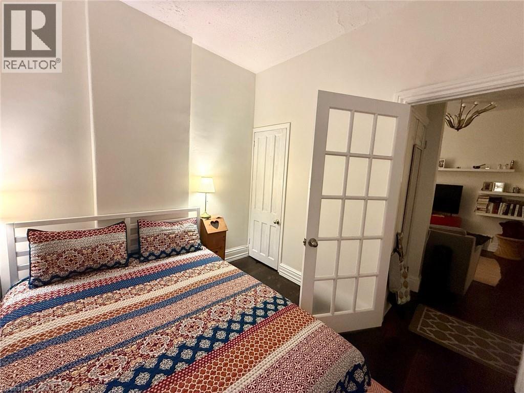 134 Stinson Street, Hamilton, ON - Indoor Photo Showing Bedroom