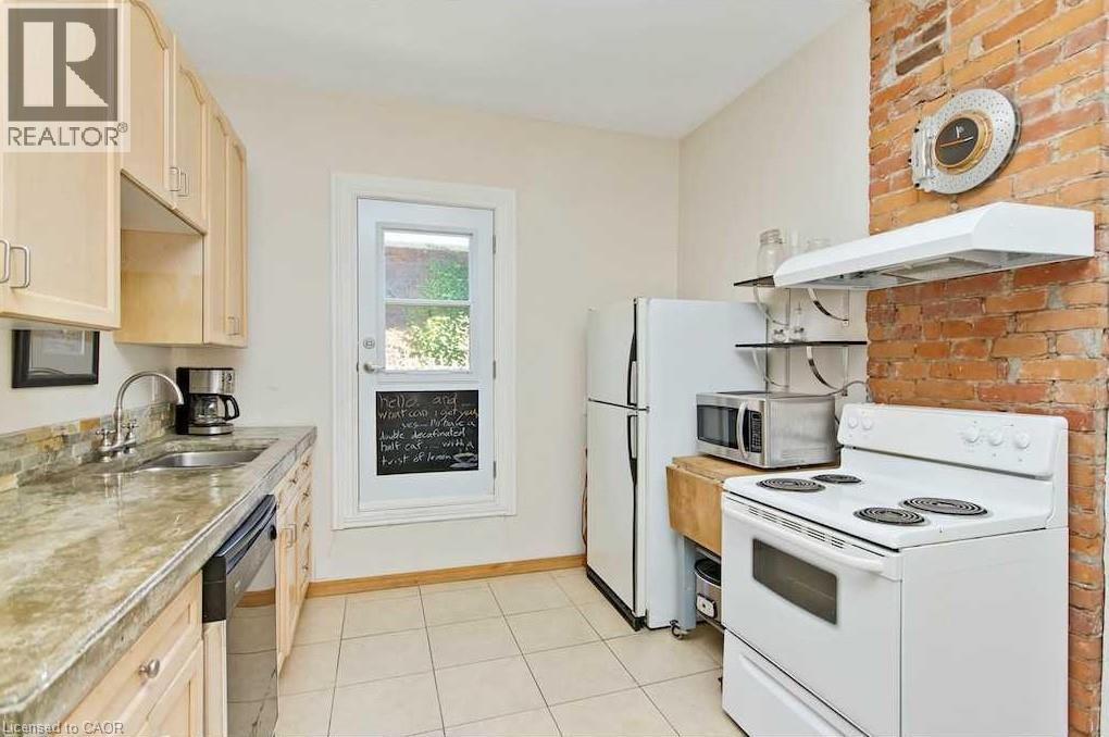 134 Stinson Street, Hamilton, ON - Indoor Photo Showing Kitchen