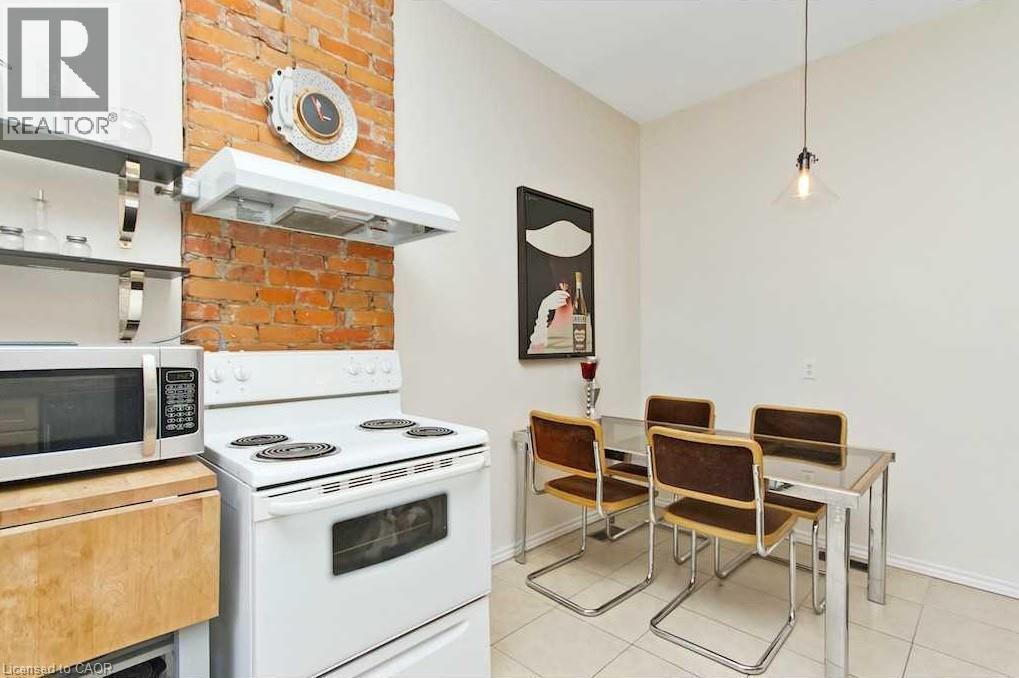 134 Stinson Street, Hamilton, ON - Indoor Photo Showing Kitchen