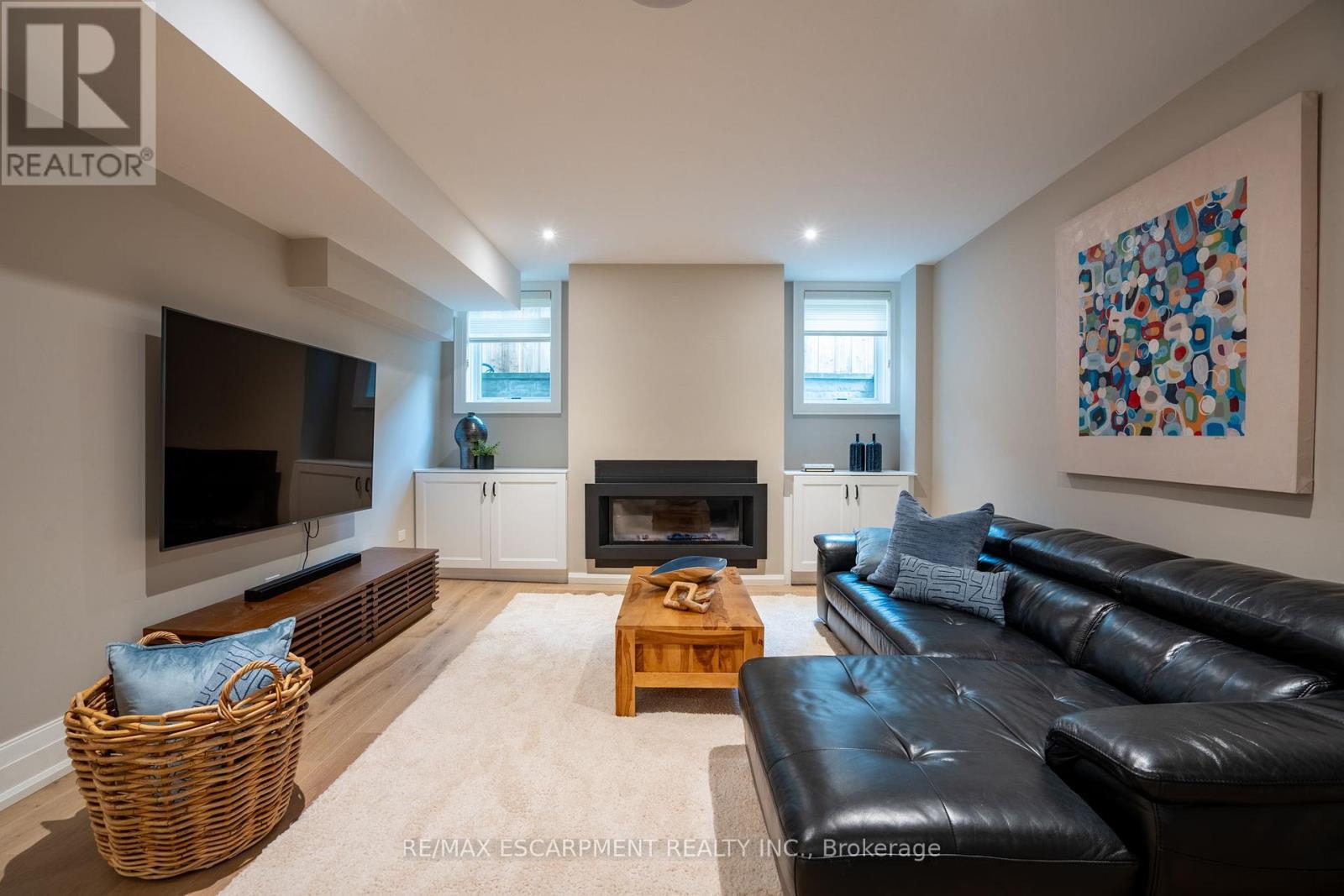 385 Pine Cove Road, Burlington, ON - Indoor Photo Showing Living Room With Fireplace