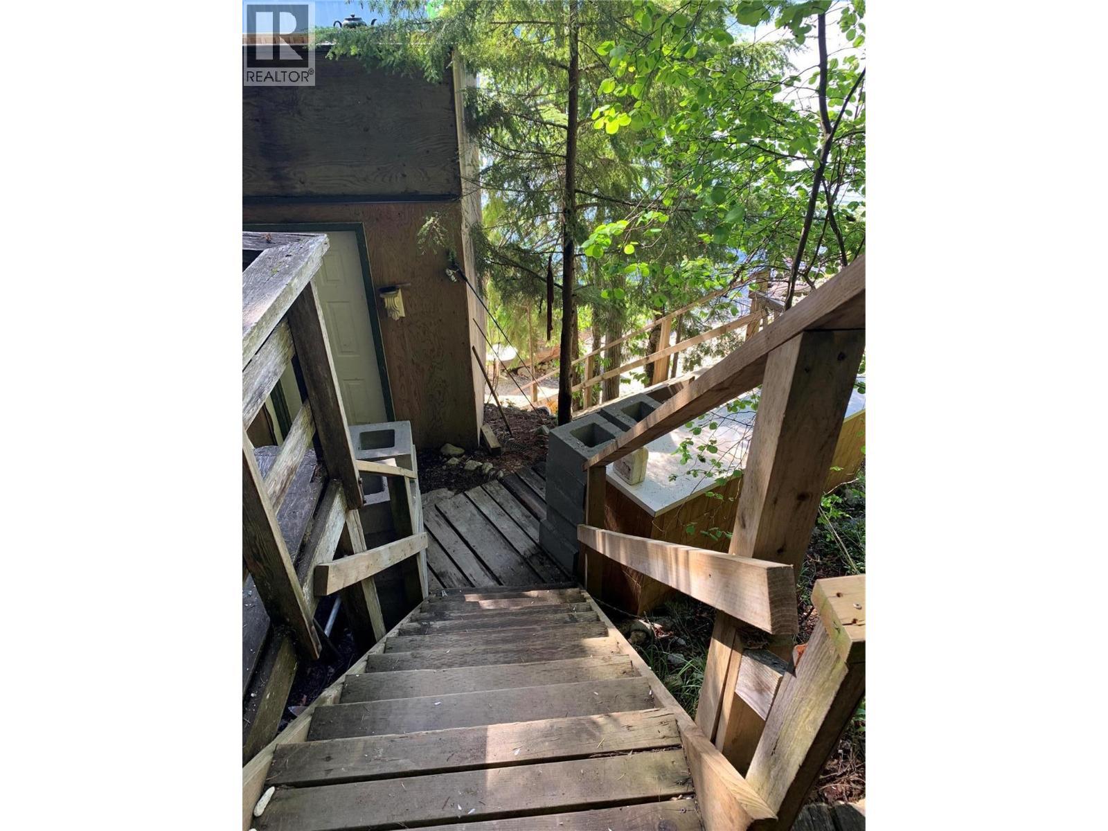 28 Simard Road, Mabel Lake, BC - With Exterior