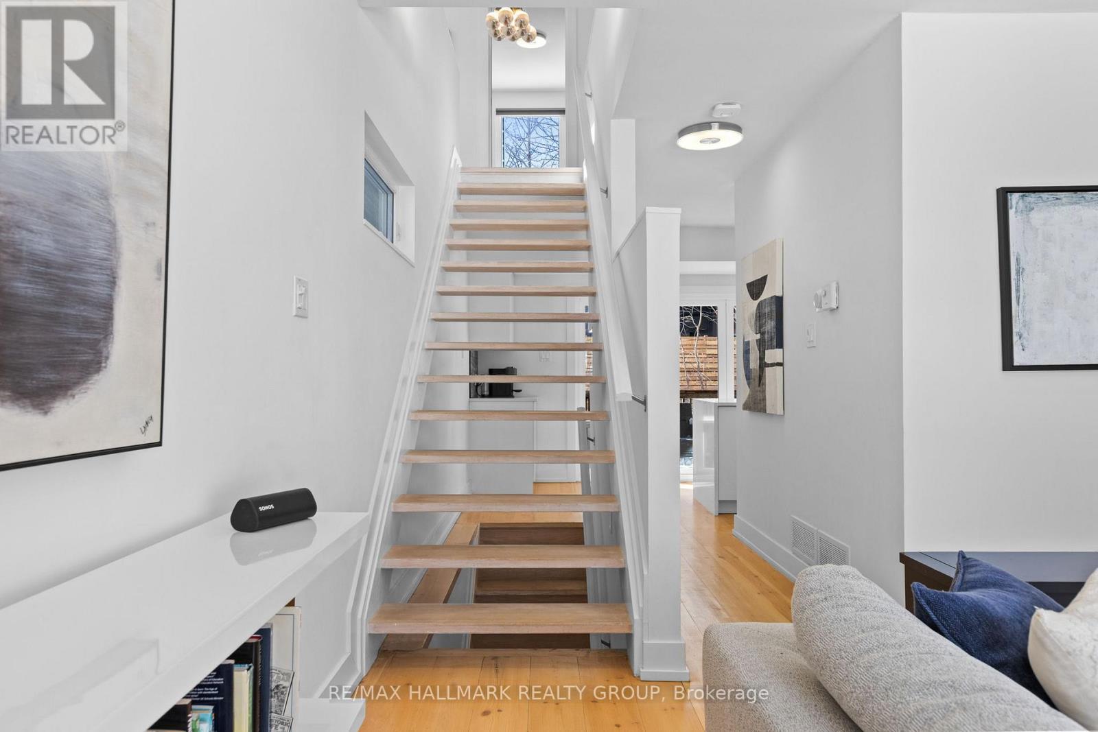 Open staircase with modern design - 330 Winona Avenue, Ottawa, ON - Indoor Photo Showing Other Room