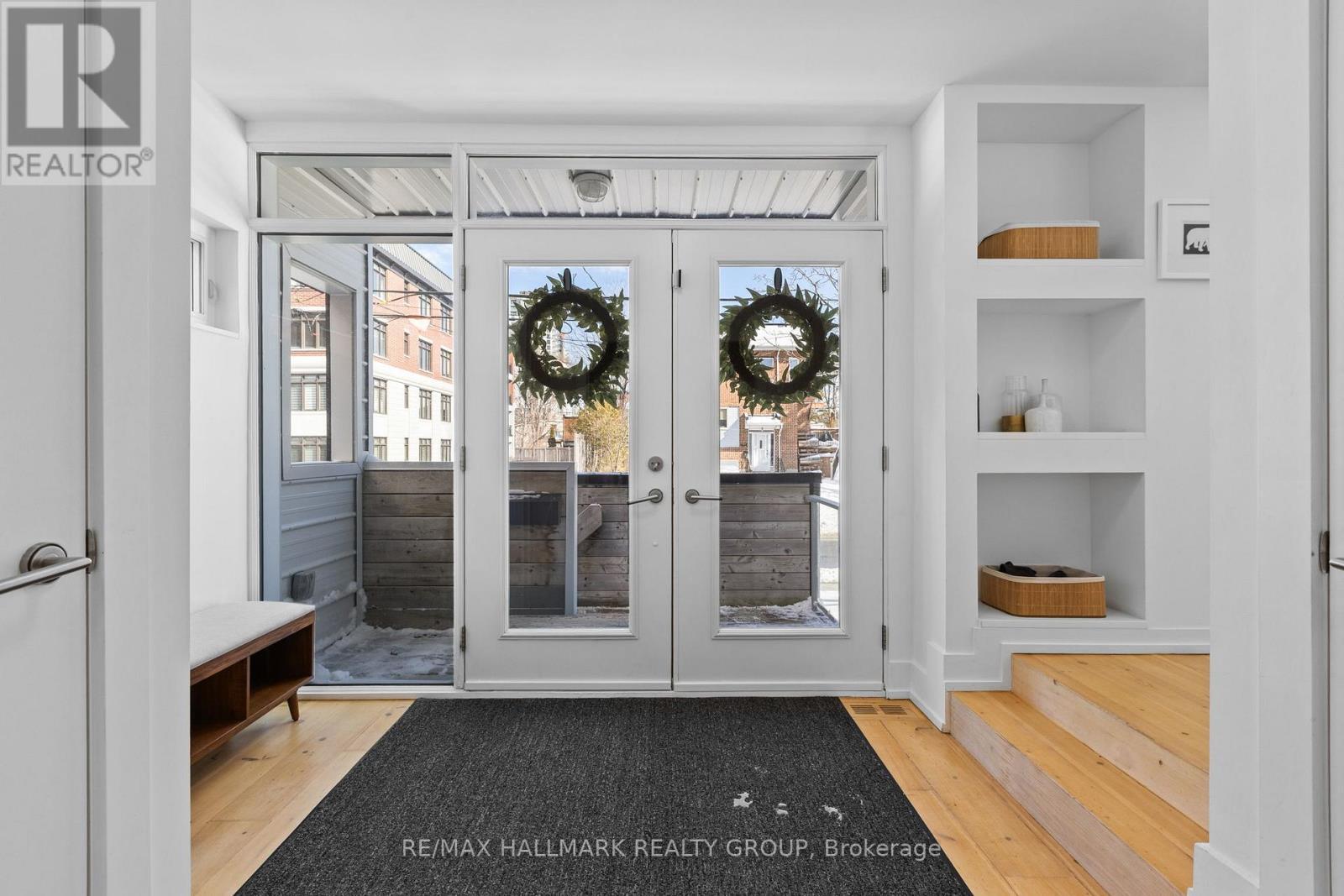 Bright welcoming front entry - 330 Winona Avenue, Ottawa, ON - Indoor Photo Showing Other Room