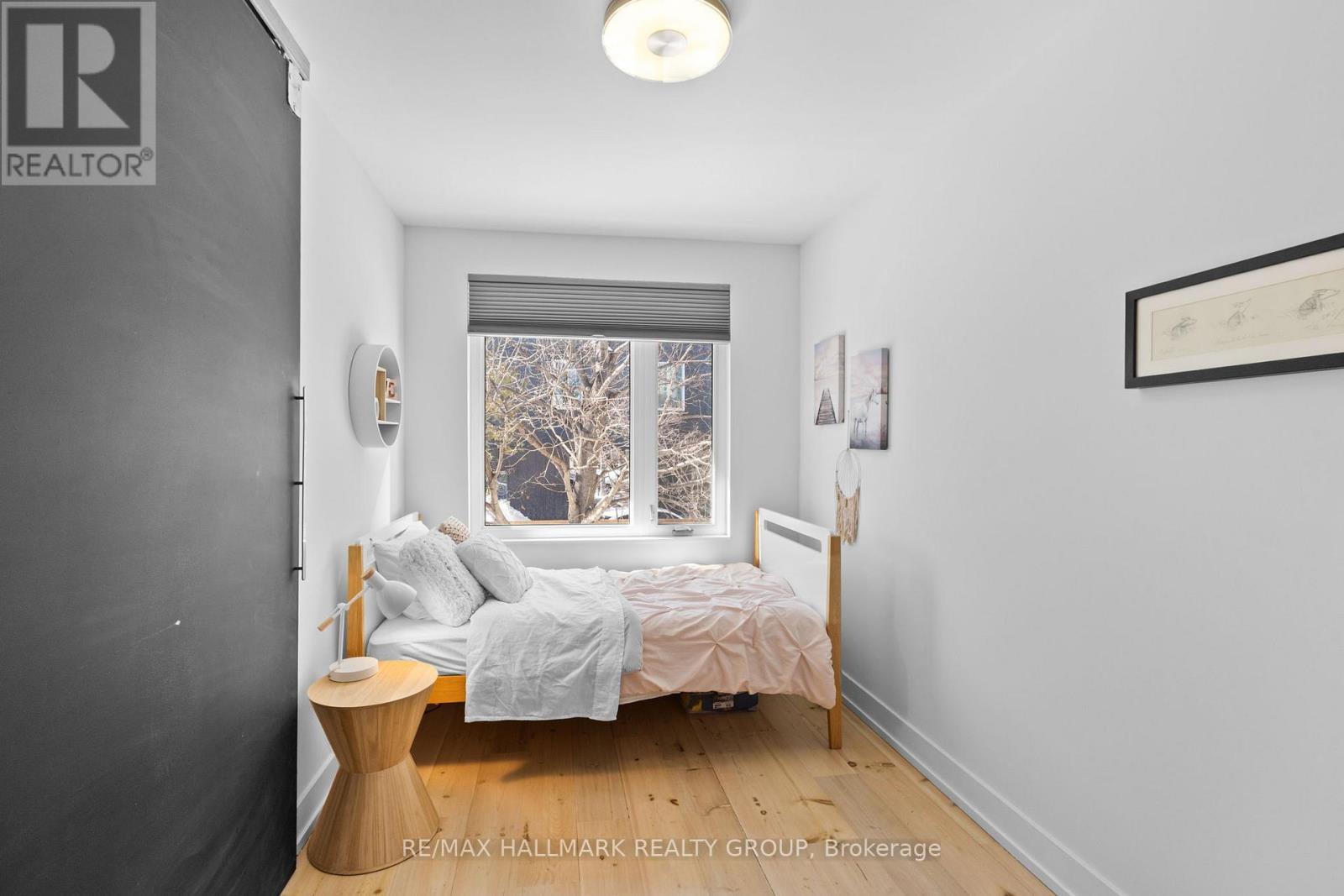 Bright secondary bedroom - 330 Winona Avenue, Ottawa, ON - Indoor Photo Showing Bedroom