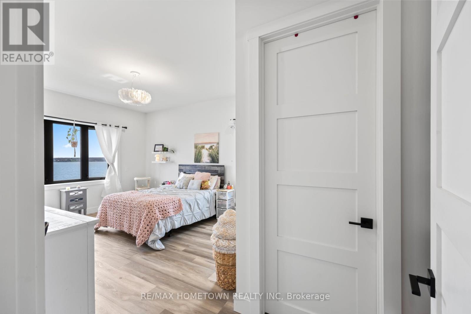 5 Shoreside Way, Augusta, ON - Indoor Photo Showing Bedroom