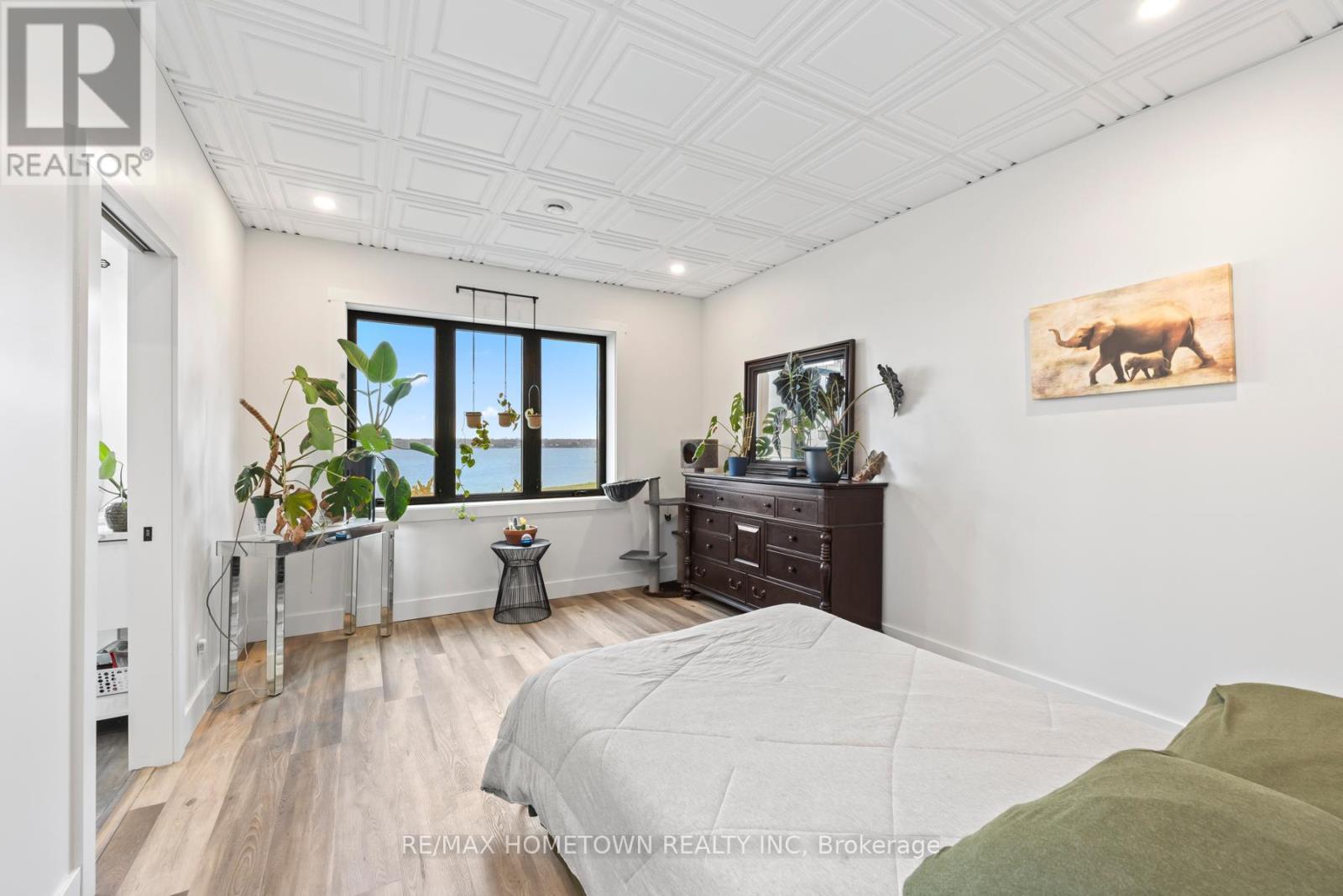 5 Shoreside Way, Augusta, ON - Indoor Photo Showing Bedroom