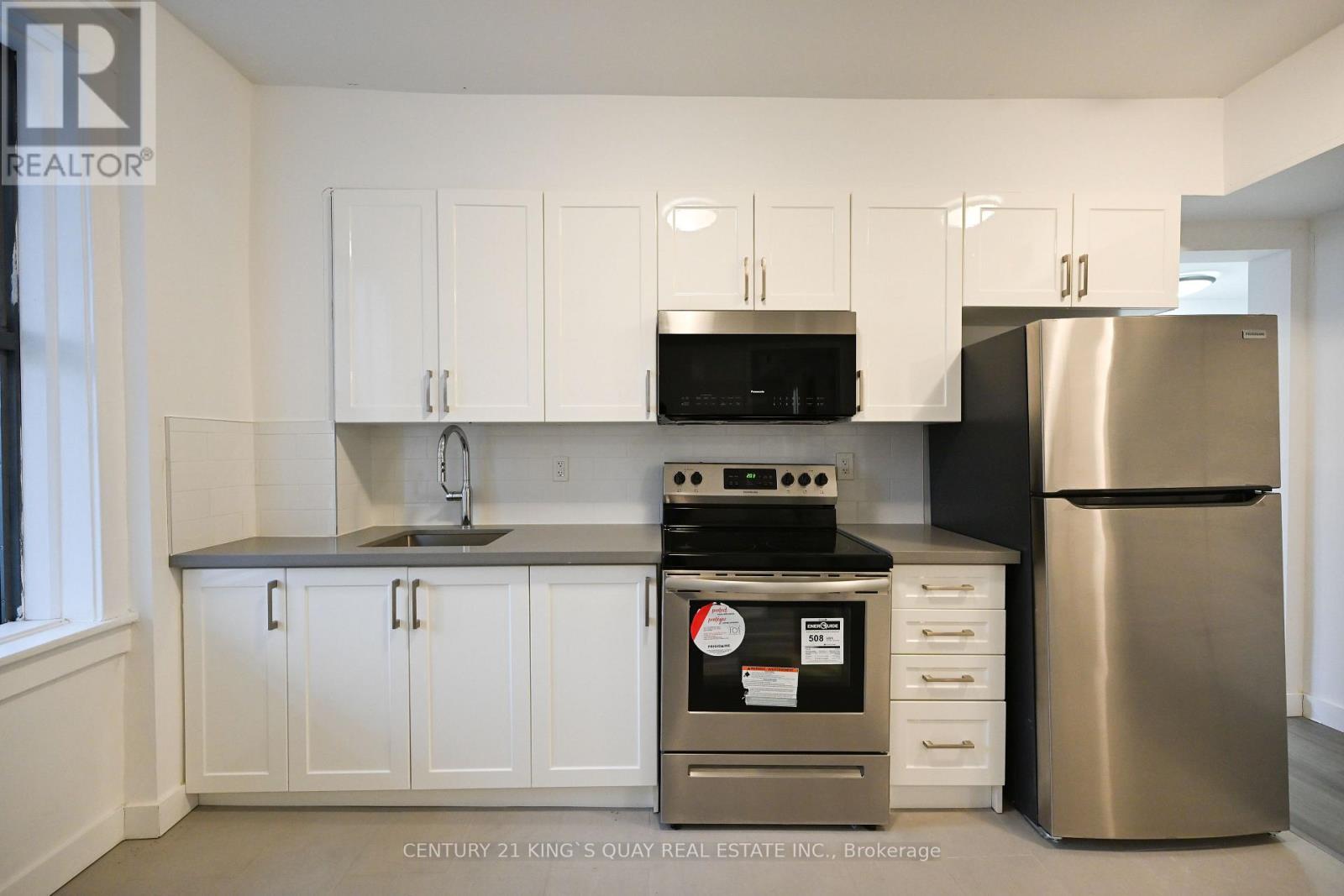2 - 1A Leonard Avenue, Toronto, ON - Indoor Photo Showing Kitchen