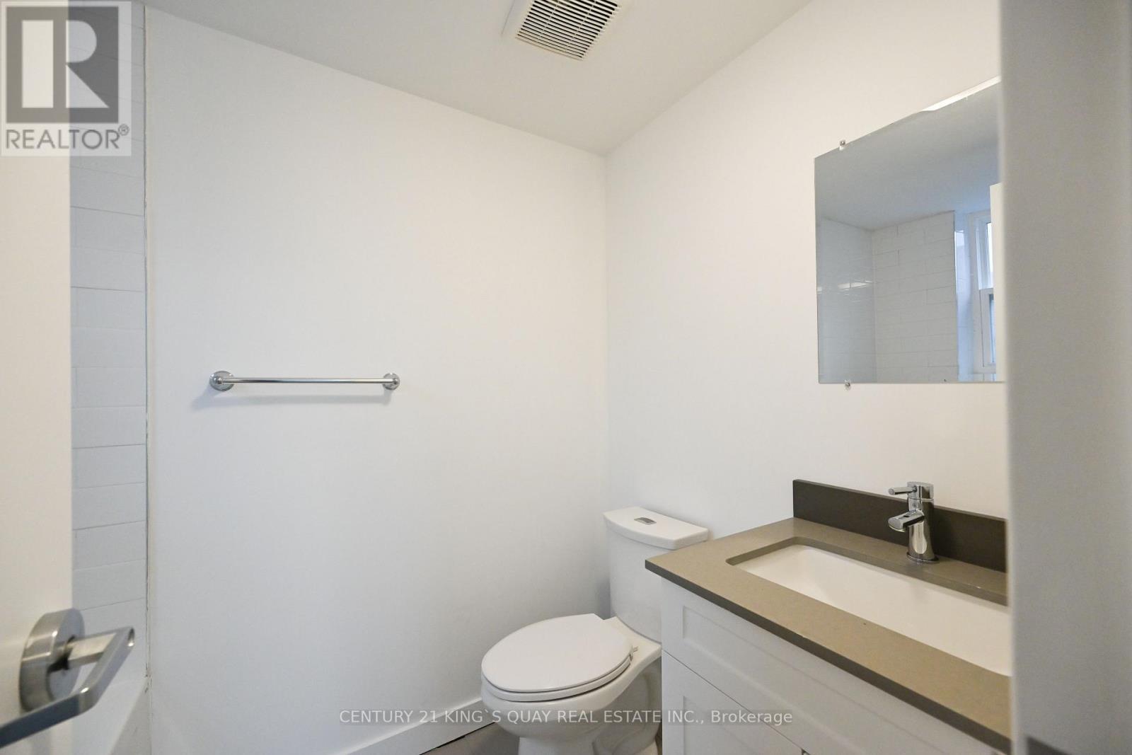 2 - 1A Leonard Avenue, Toronto, ON - Indoor Photo Showing Bathroom