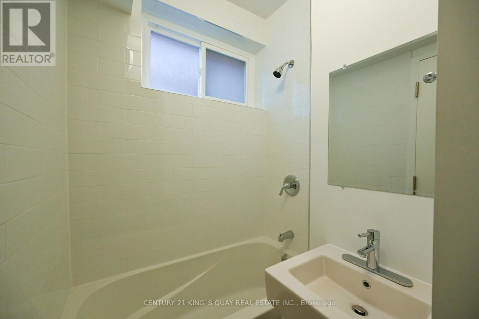 2 - 1A Leonard Avenue, Toronto, ON - Indoor Photo Showing Bathroom