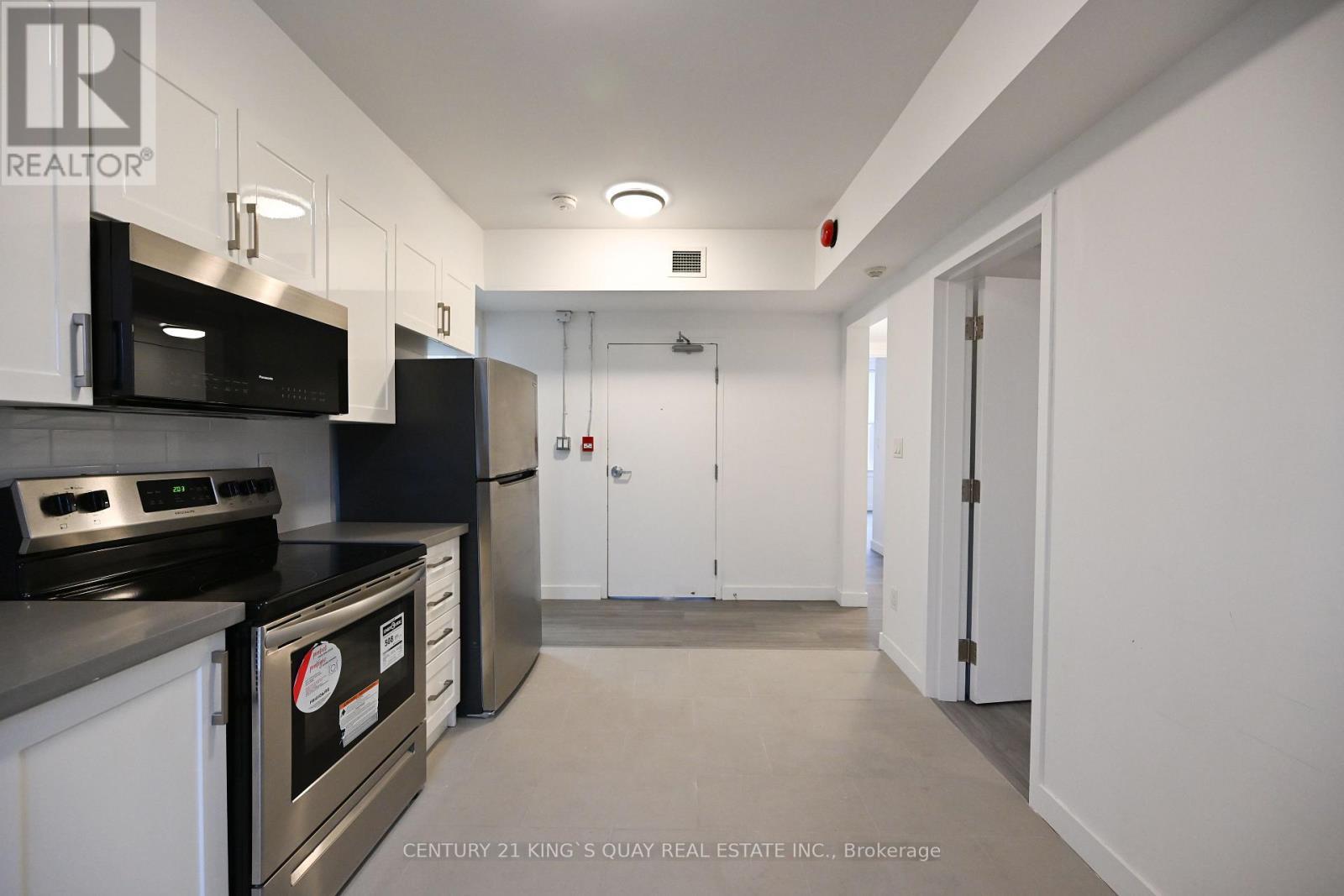2 - 1A Leonard Avenue, Toronto, ON - Indoor Photo Showing Kitchen