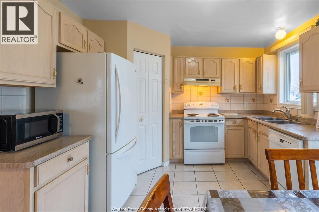 4012 Acorn Unit# Upper, Windsor, ON - Indoor Photo Showing Kitchen With Double Sink