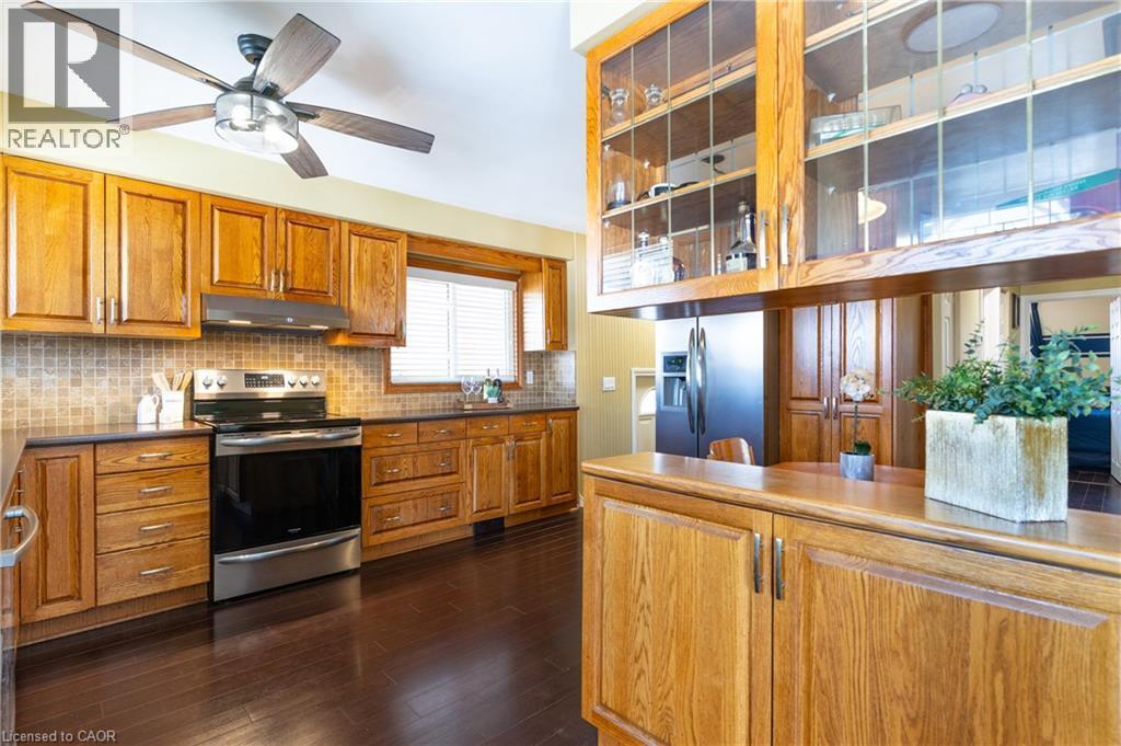 102 Greeningdon Drive, Hamilton, ON - Indoor Photo Showing Kitchen