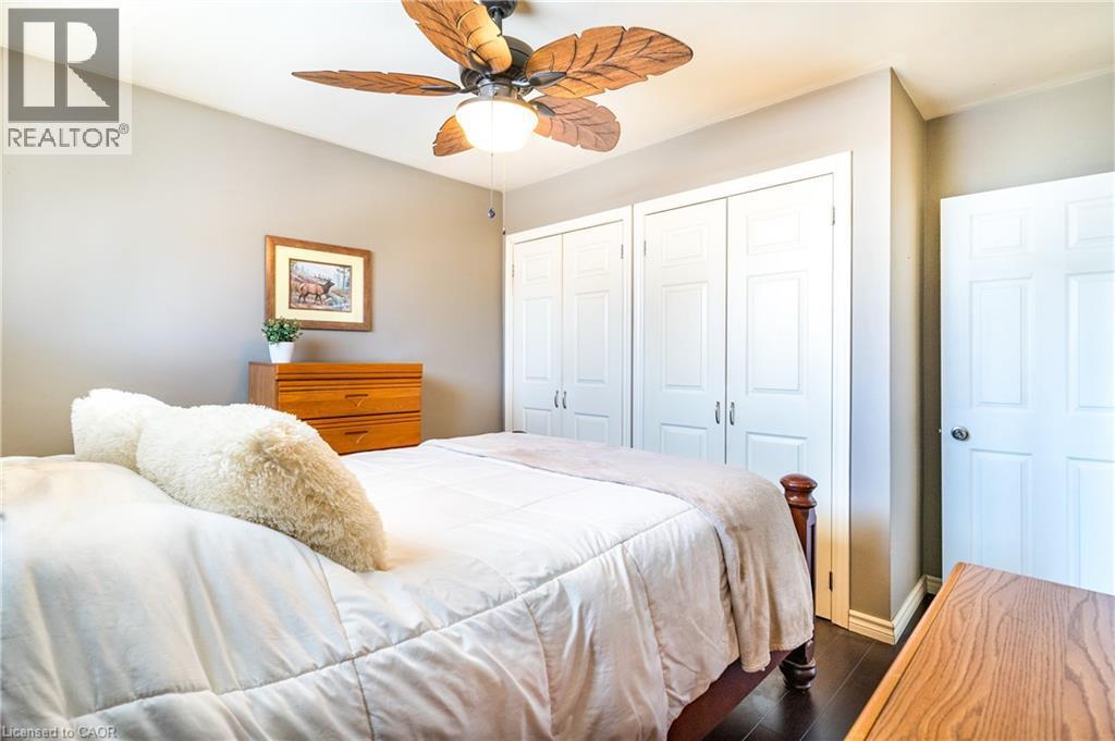 102 Greeningdon Drive, Hamilton, ON - Indoor Photo Showing Bedroom