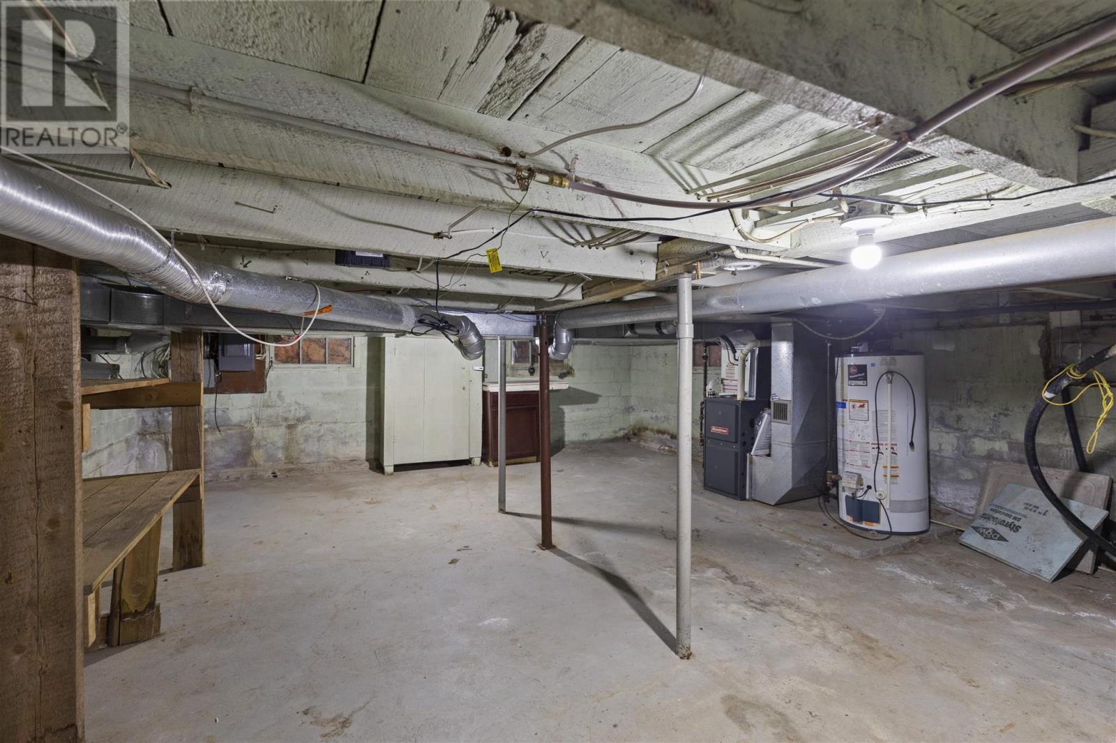 32 Main St, Iron Bridge, ON - Indoor