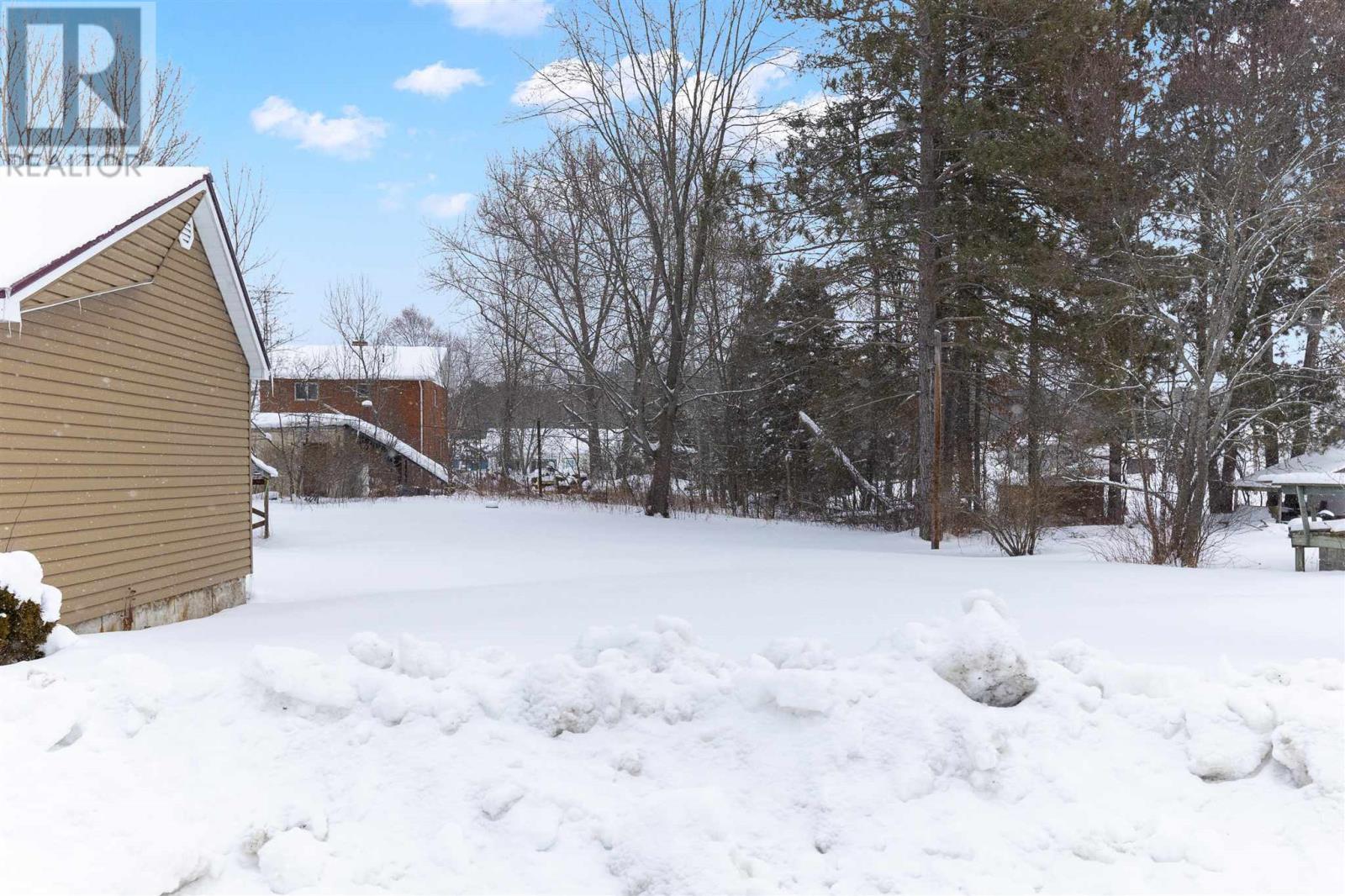 32 Main St, Iron Bridge, ON - Outdoor