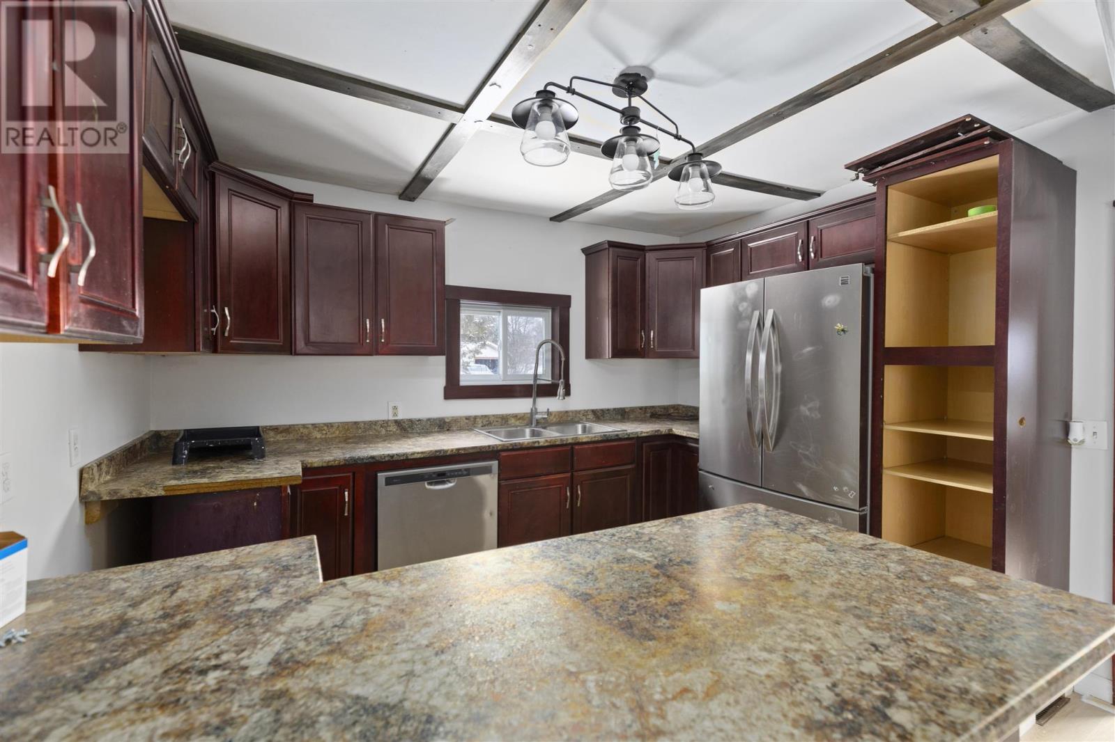 32 Main St, Iron Bridge, ON - Indoor Photo Showing Kitchen