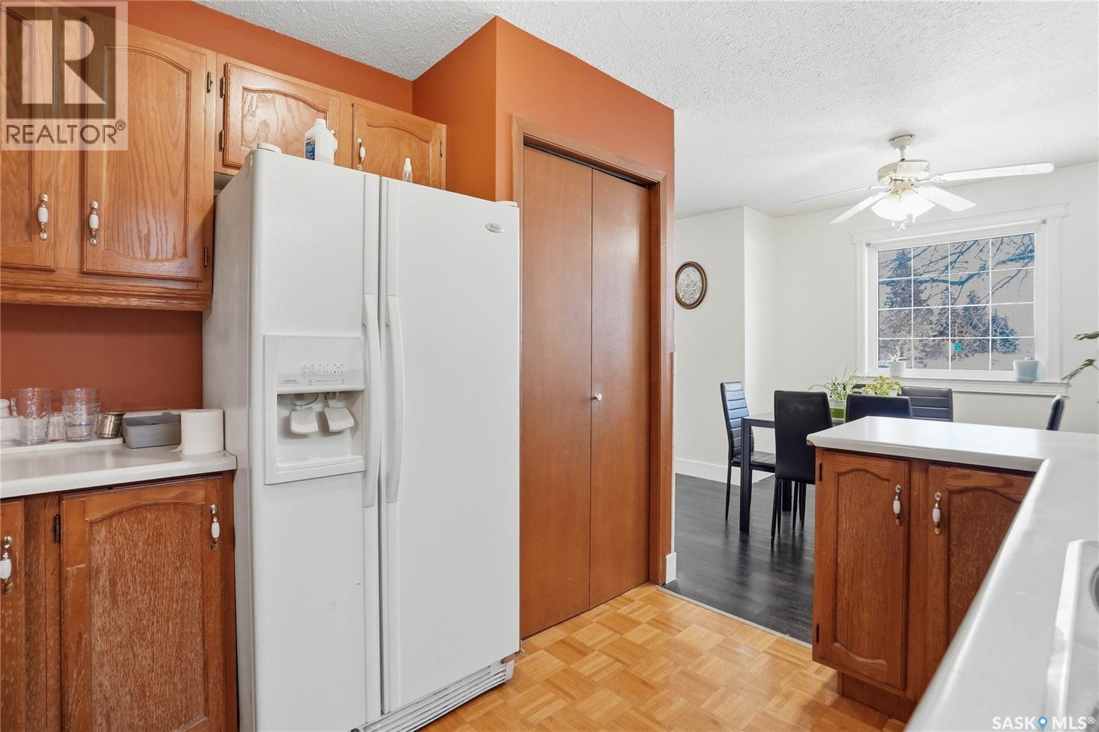 542 Kellough Road, Saskatoon, SK - Indoor Photo Showing Kitchen