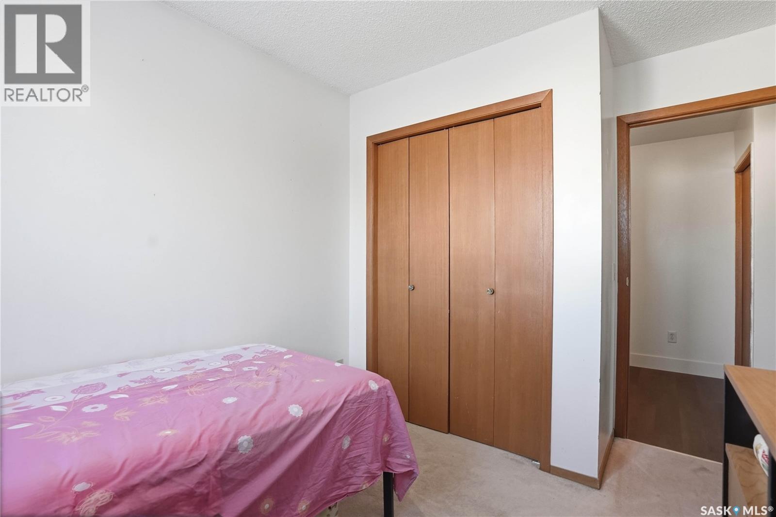 542 Kellough Road, Saskatoon, SK - Indoor Photo Showing Bedroom
