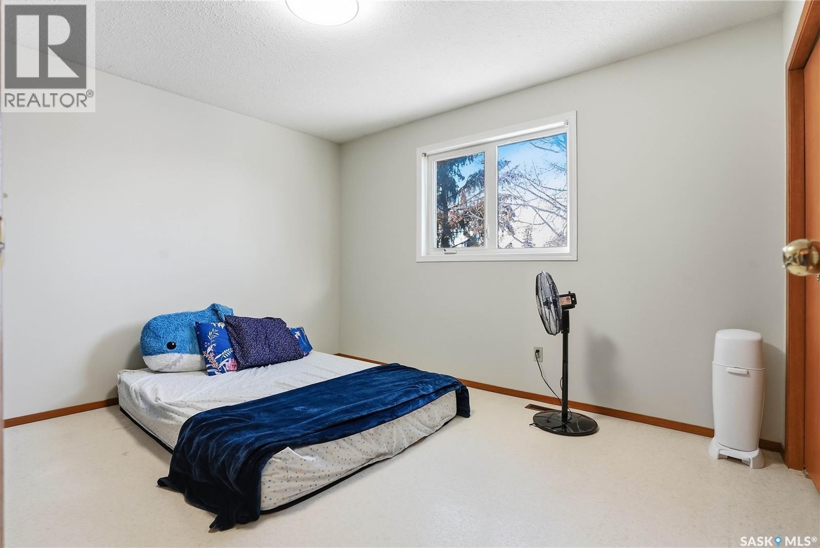 542 Kellough Road, Saskatoon, SK - Indoor Photo Showing Bedroom