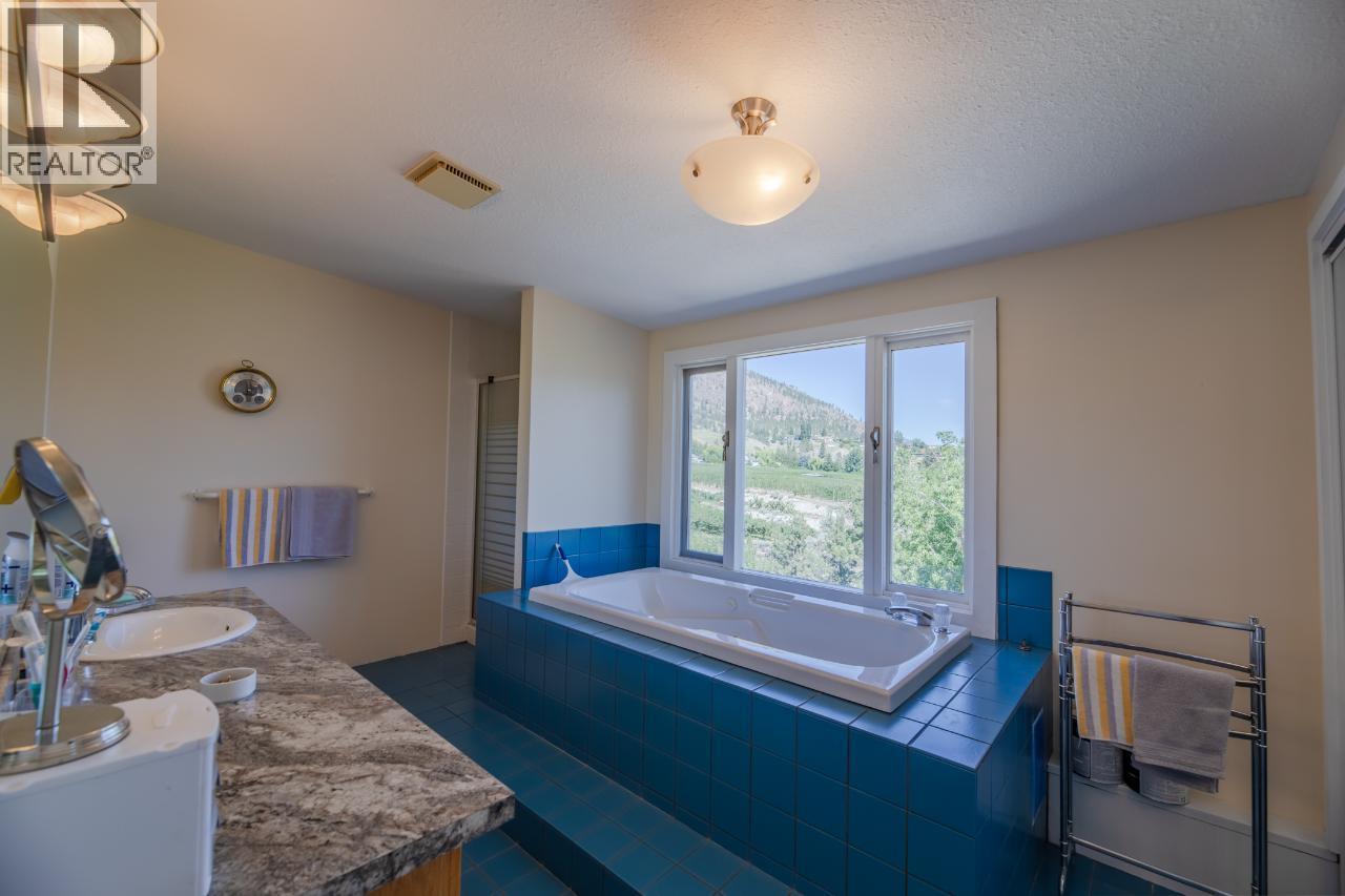 4910 Gartrell Road, Summerland, BC - Indoor