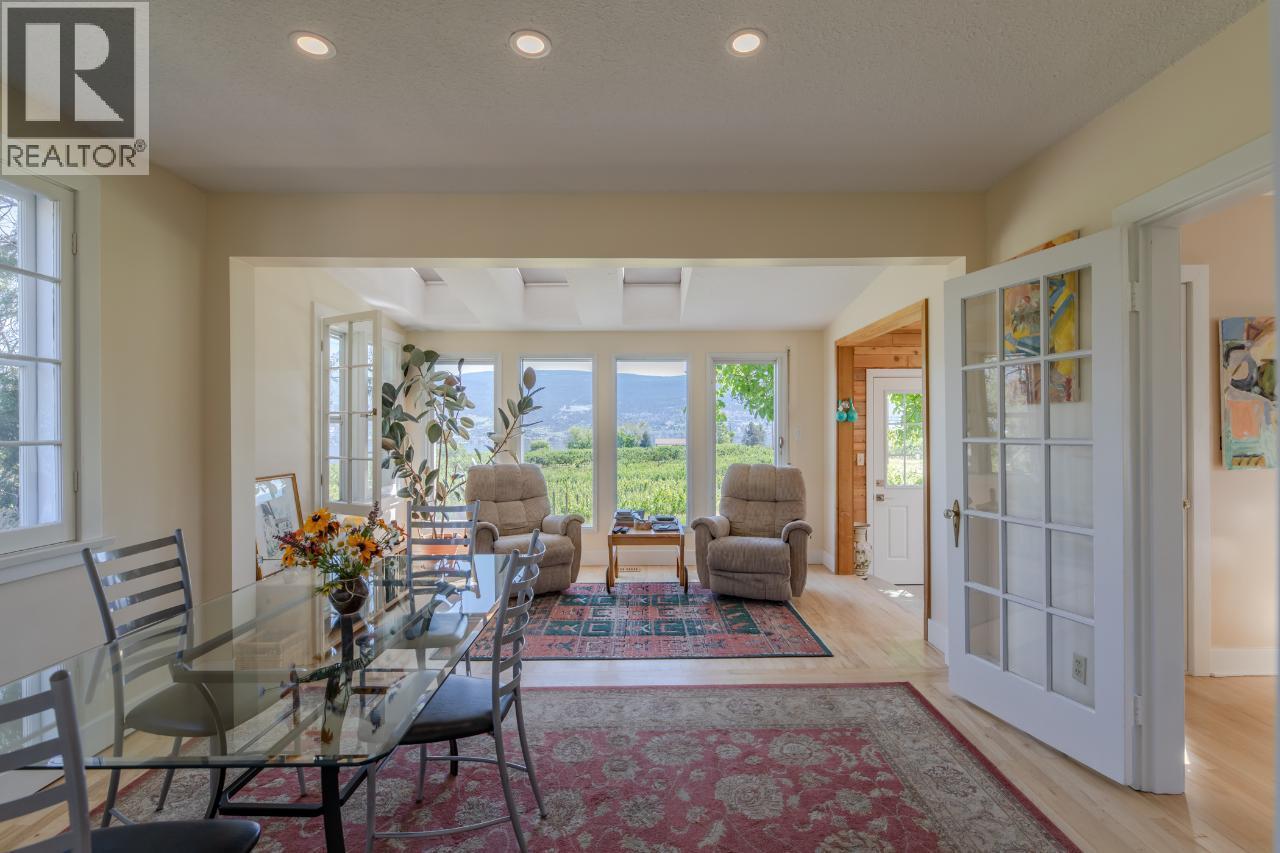 4910 Gartrell Road, Summerland, BC - Indoor Photo Showing Dining Room