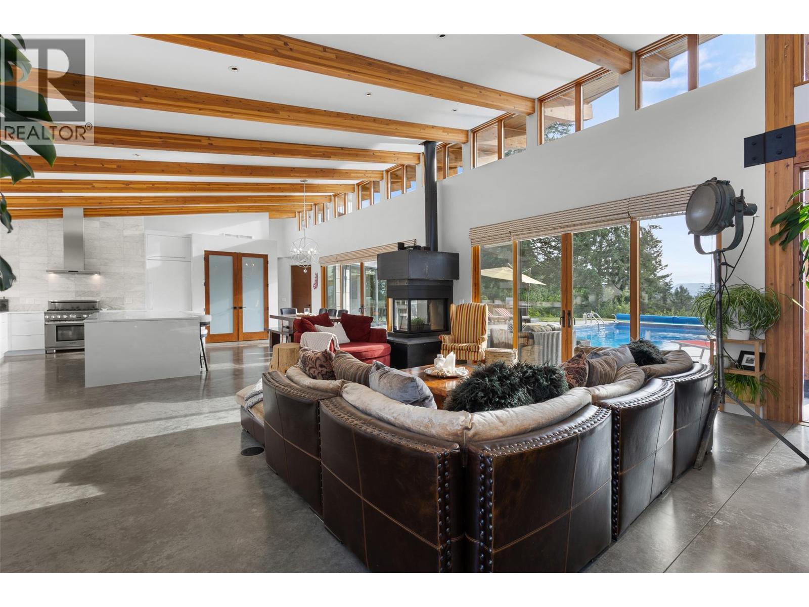 3194 Dunster Road, Kelowna, BC - Indoor