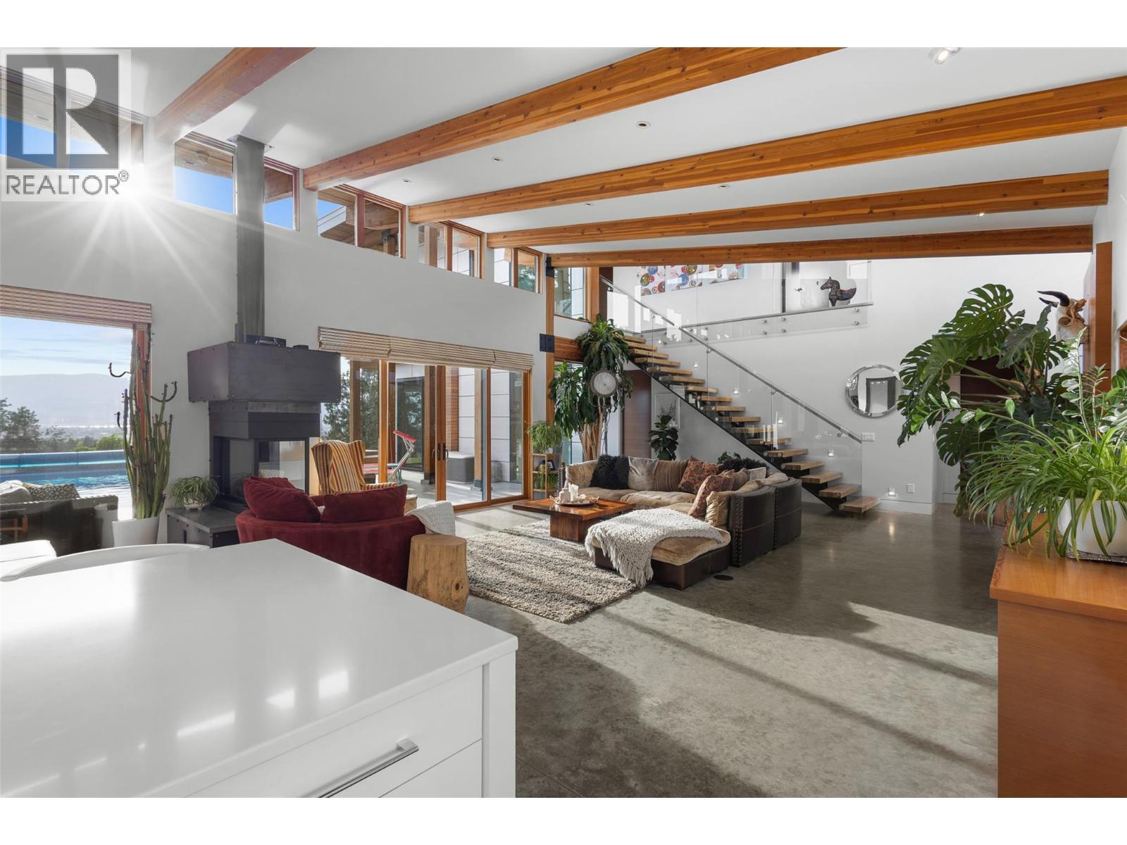 3194 Dunster Road, Kelowna, BC - Indoor