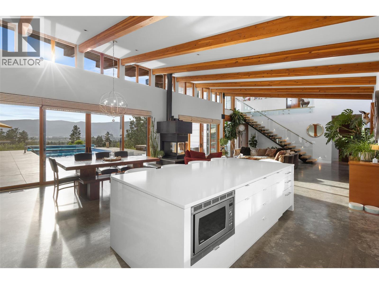 3194 Dunster Road, Kelowna, BC - Indoor