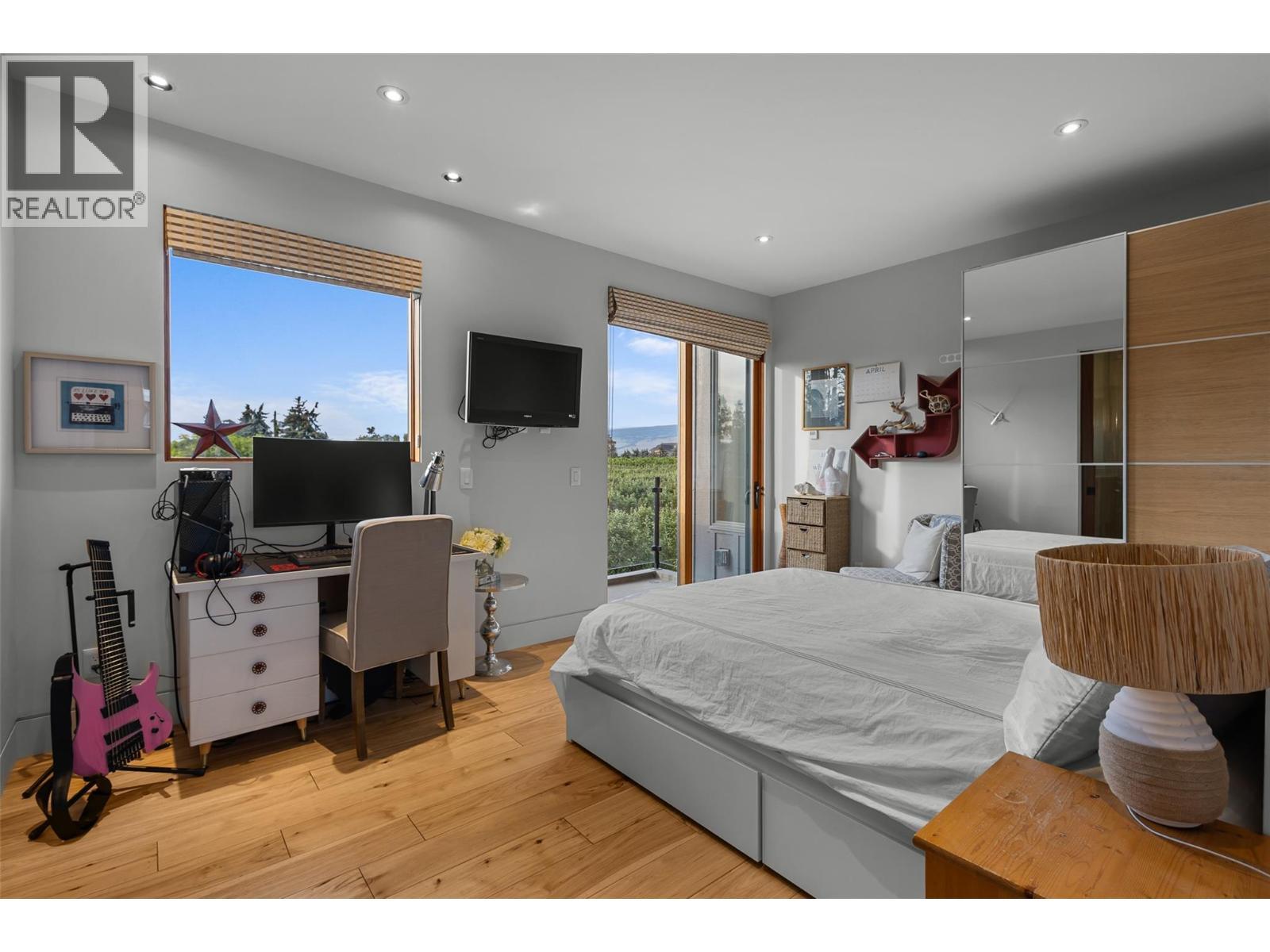 3194 Dunster Road, Kelowna, BC - Indoor Photo Showing Bedroom