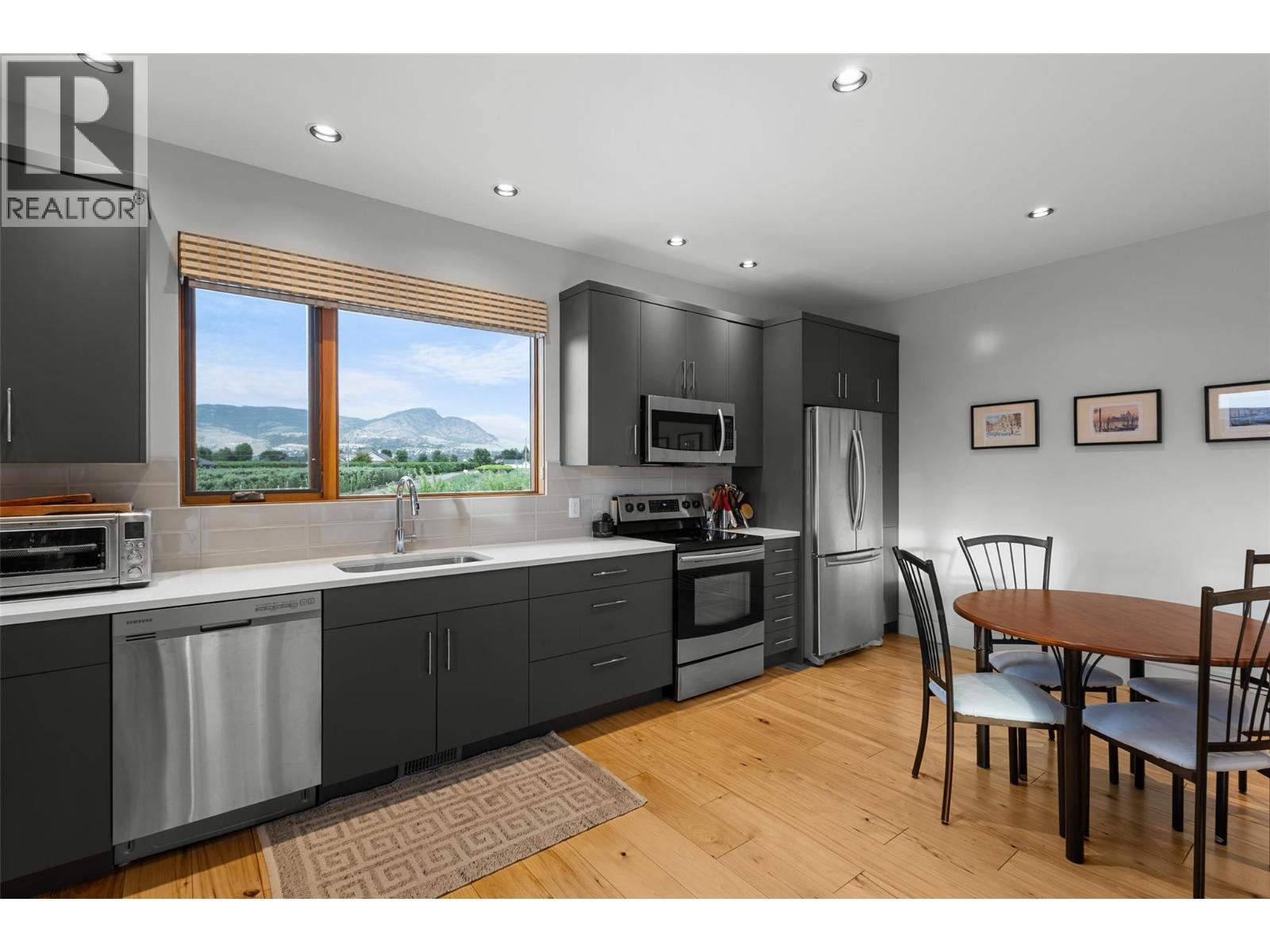 Suite - 3194 Dunster Road, Kelowna, BC - Indoor Photo Showing Kitchen