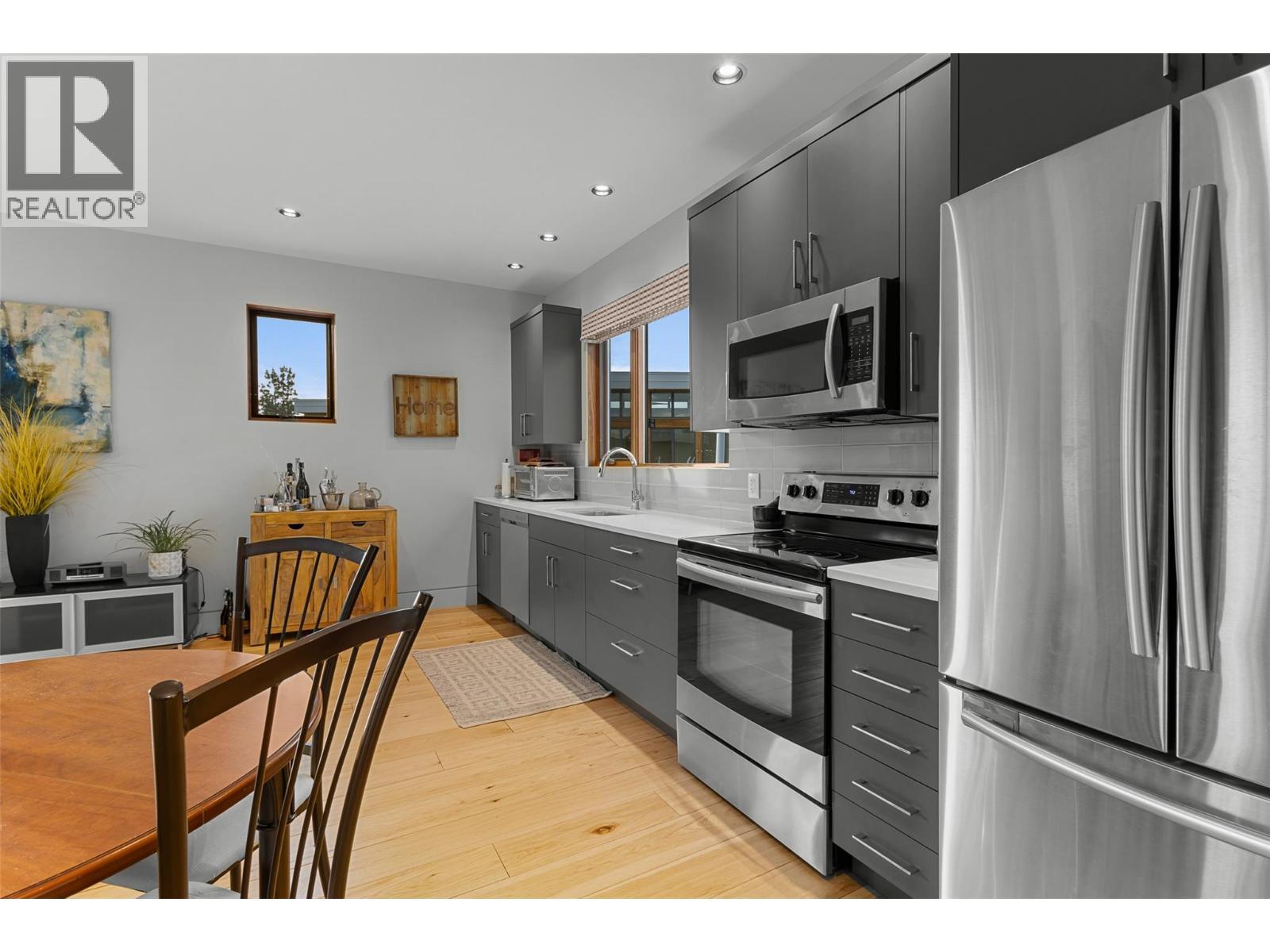 Suite - 3194 Dunster Road, Kelowna, BC - Indoor Photo Showing Kitchen