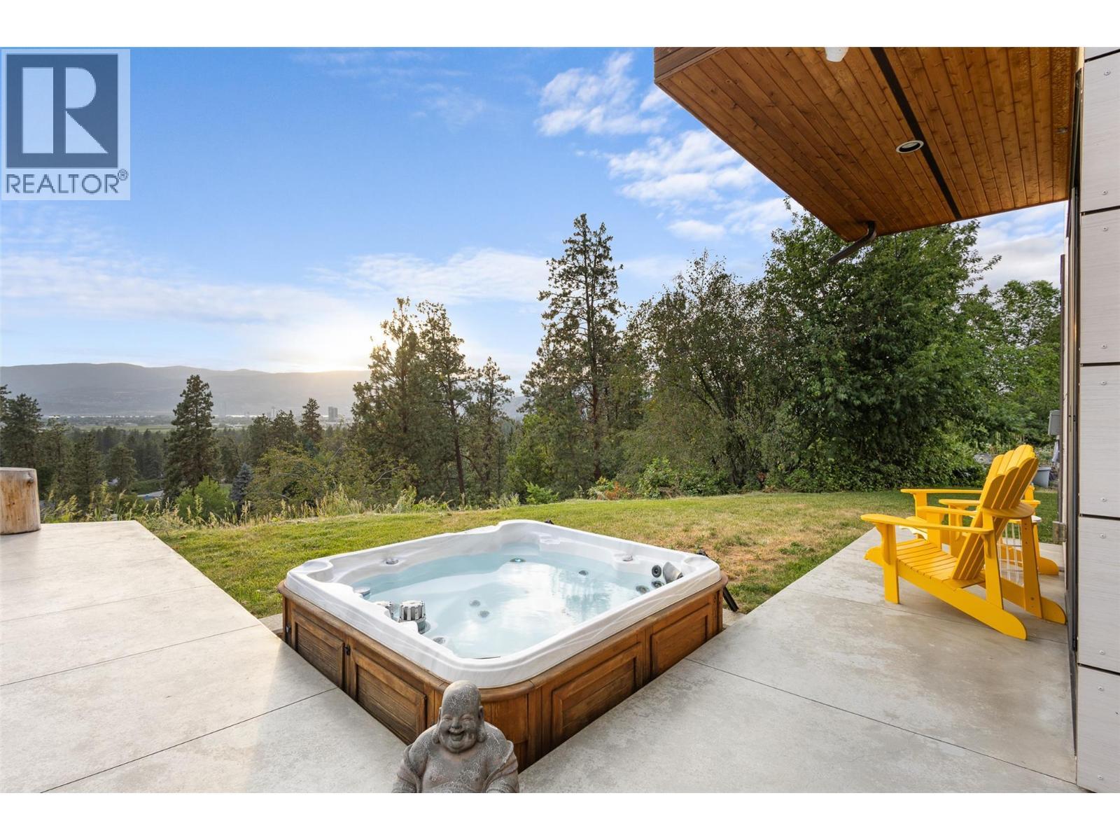 3194 Dunster Road, Kelowna, BC - Outdoor With Deck Patio Veranda