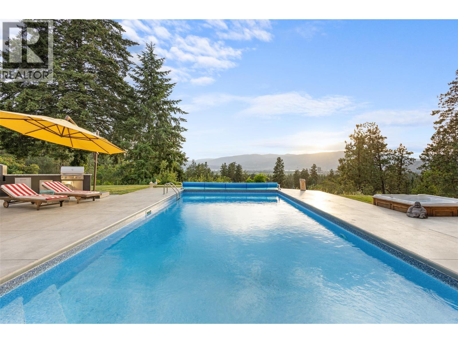 3194 Dunster Road, Kelowna, BC - Outdoor With In Ground Pool