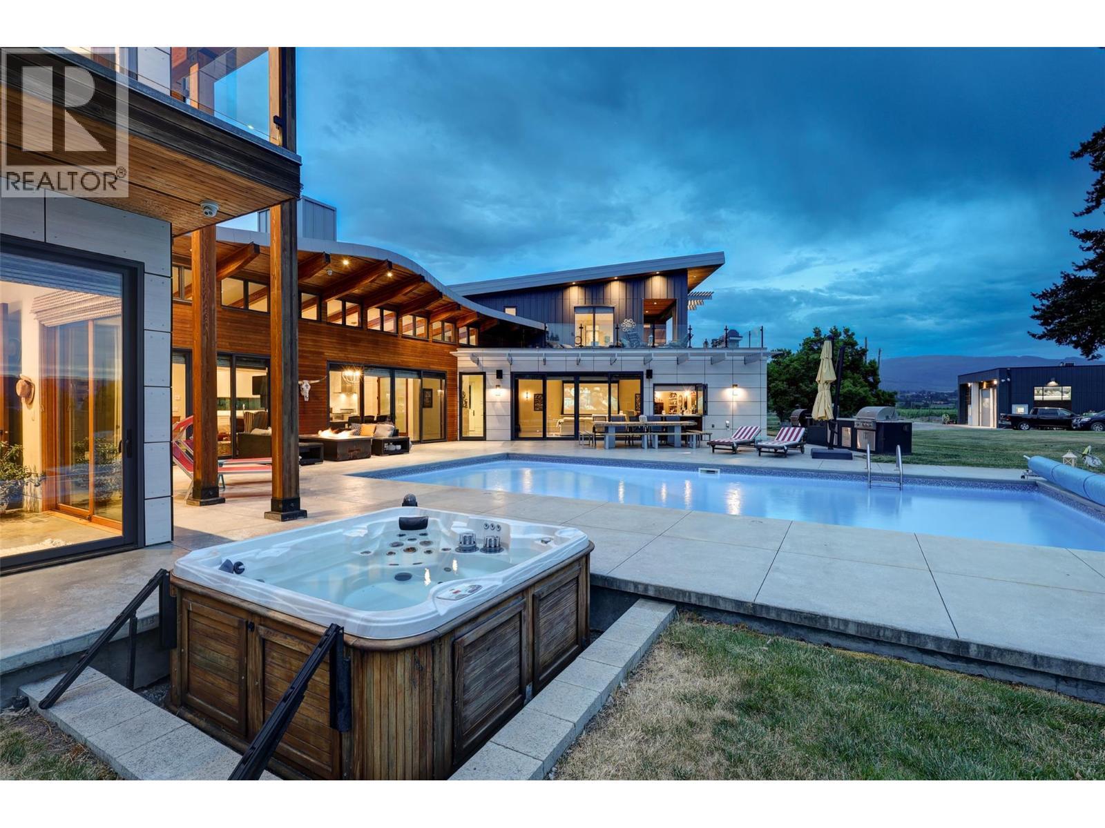 3194 Dunster Road, Kelowna, BC - Outdoor With In Ground Pool With Deck Patio Veranda