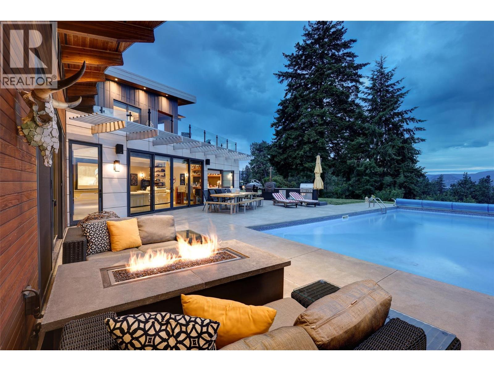 3194 Dunster Road, Kelowna, BC - Outdoor With In Ground Pool With Deck Patio Veranda